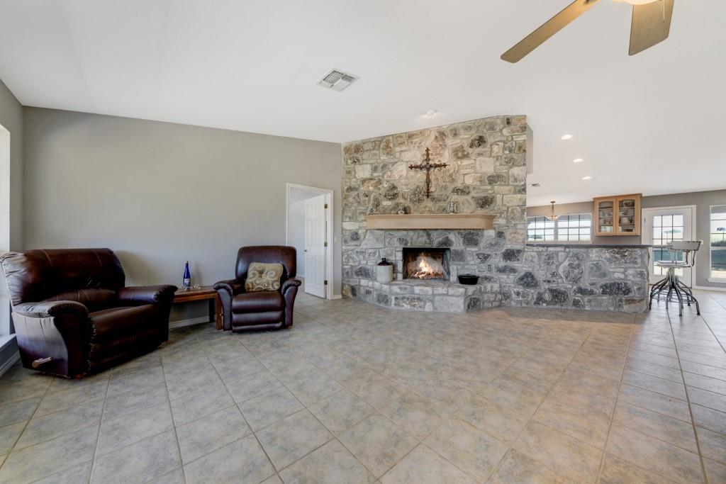 2474 Goehmann Ln, Fredericksburg, TX 78624