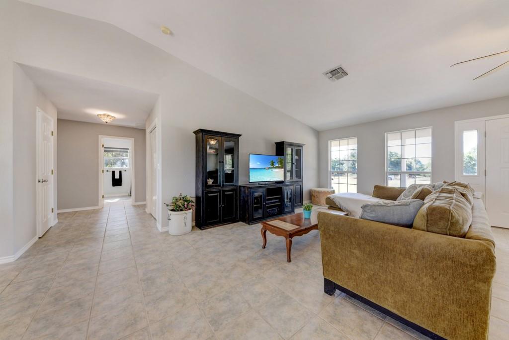 2474 Goehmann Ln, Fredericksburg, TX 78624