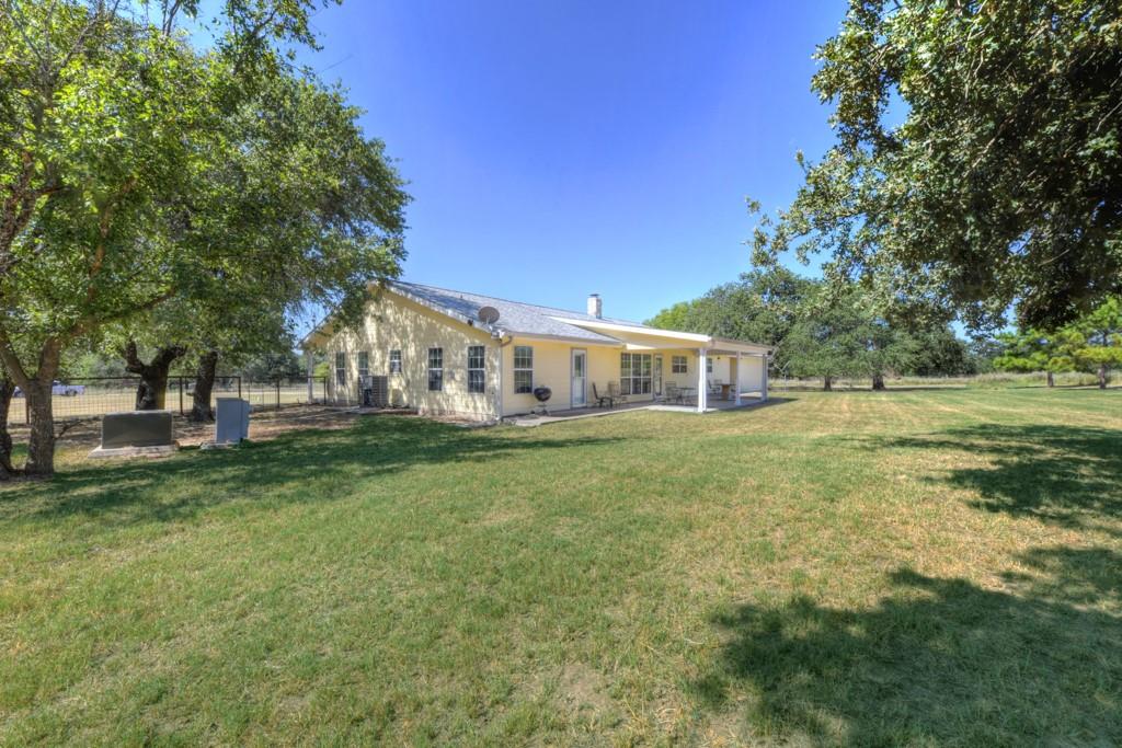 2474 Goehmann Ln, Fredericksburg, TX 78624
