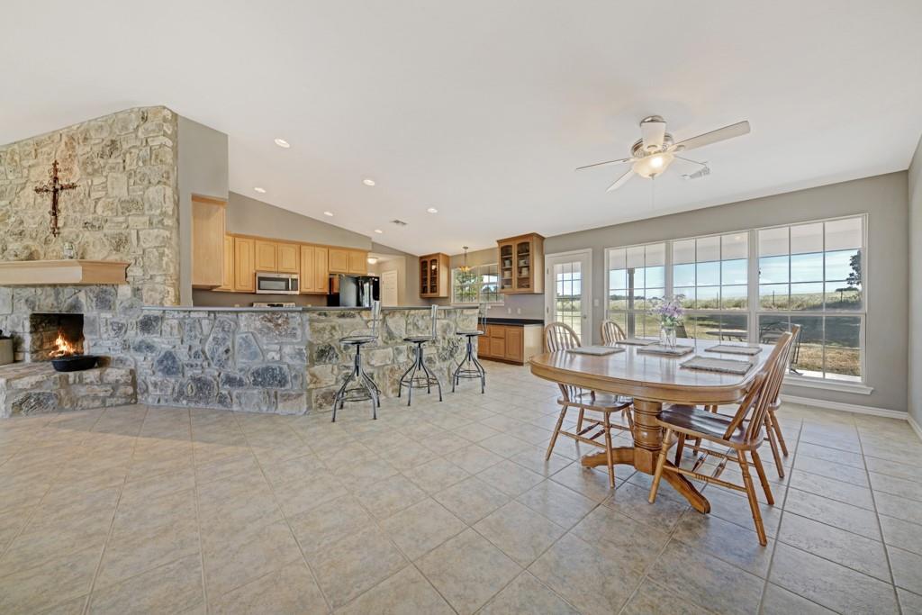 2474 Goehmann Ln, Fredericksburg, TX 78624