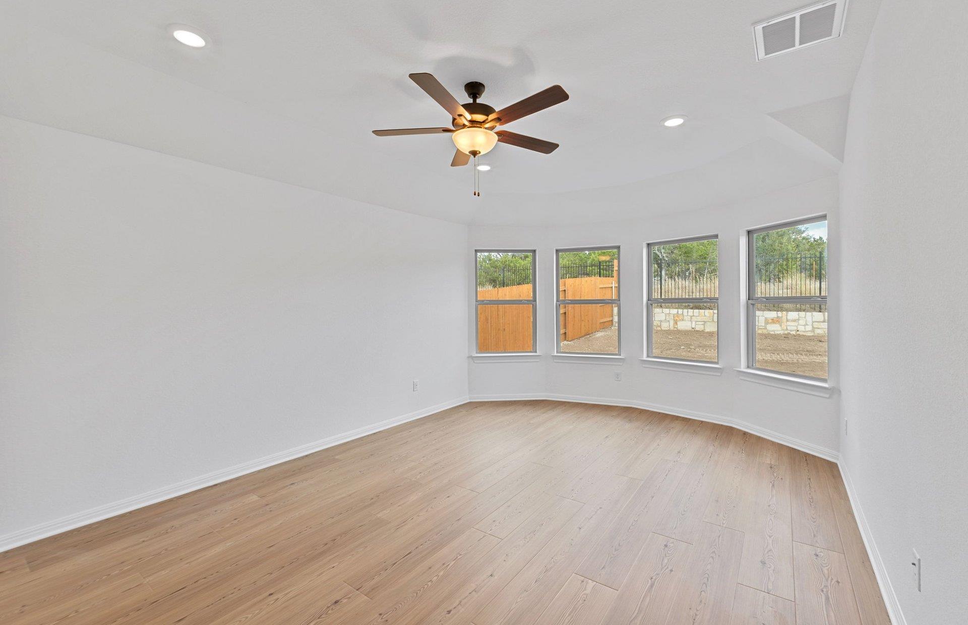 6913 Cliff Rose Dr, Spicewood, TX 78669