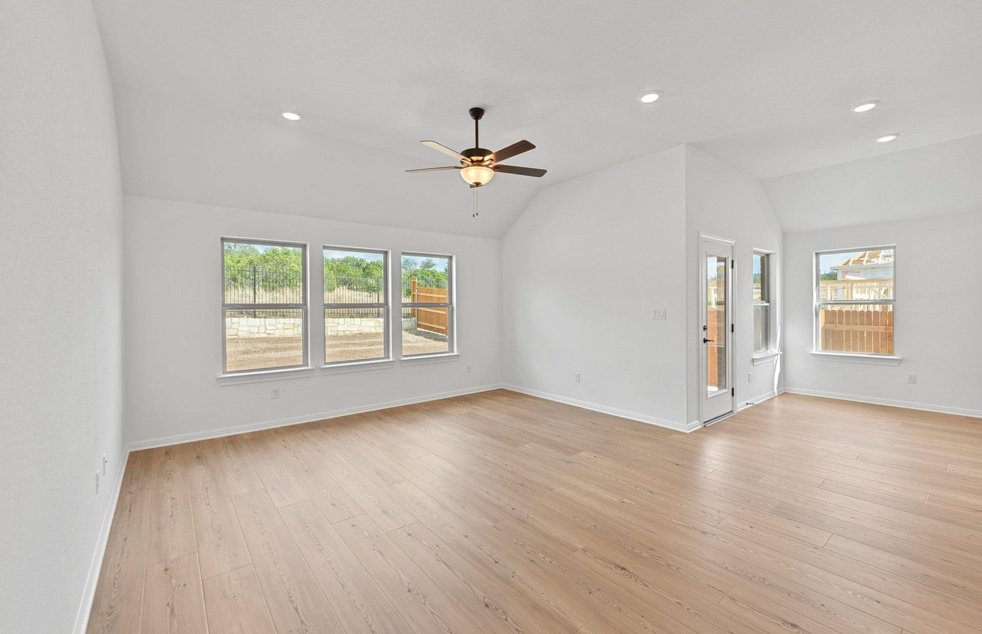 6913 Cliff Rose Dr, Spicewood, TX 78669