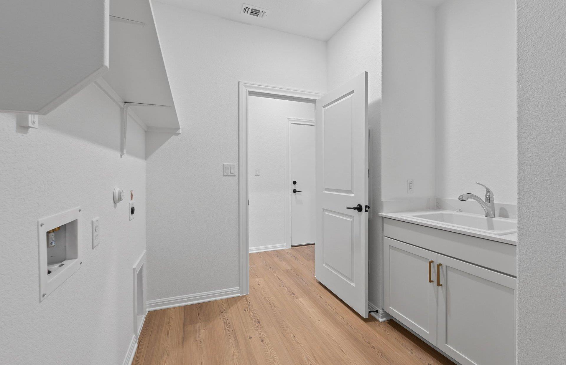 6913 Cliff Rose Dr, Spicewood, TX 78669