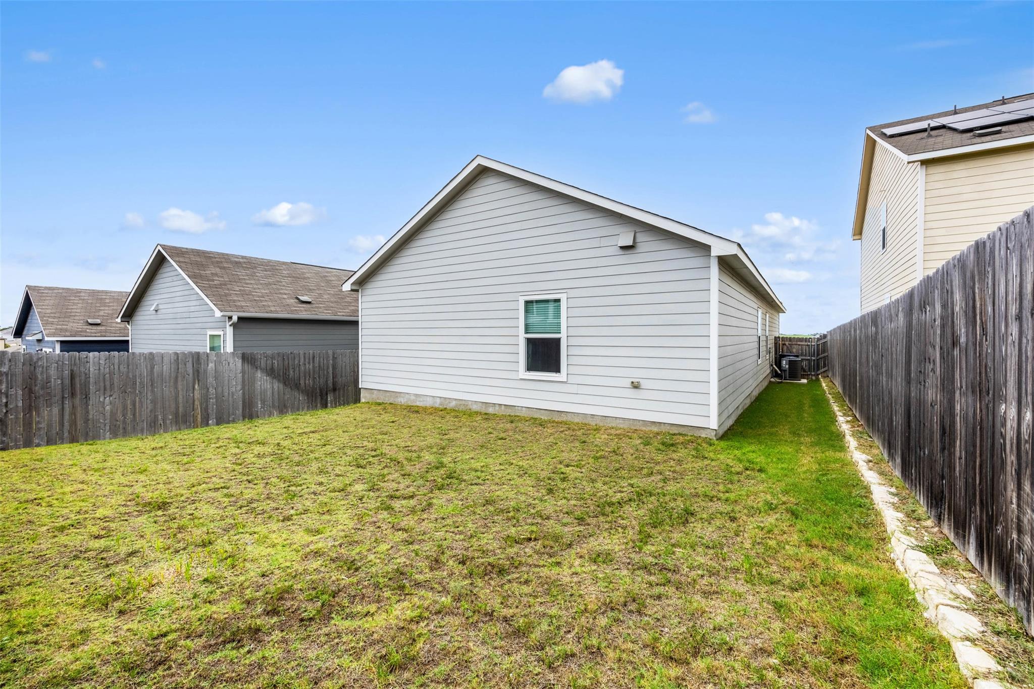 217 Barbary Coast Ln, Jarrell, TX 76537