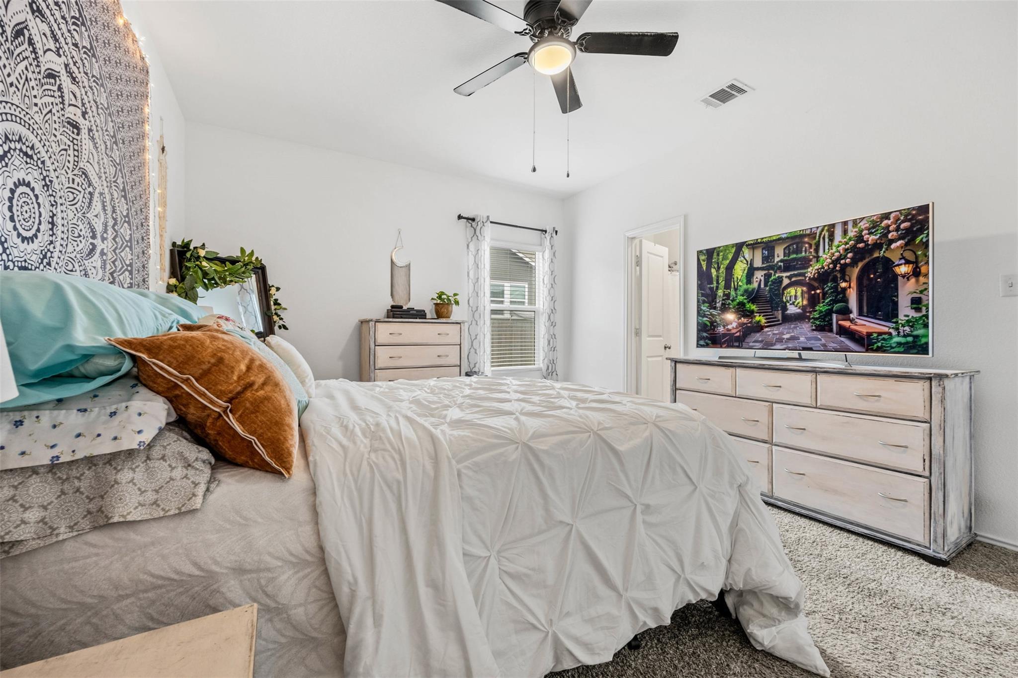 217 Barbary Coast Ln, Jarrell, TX 76537