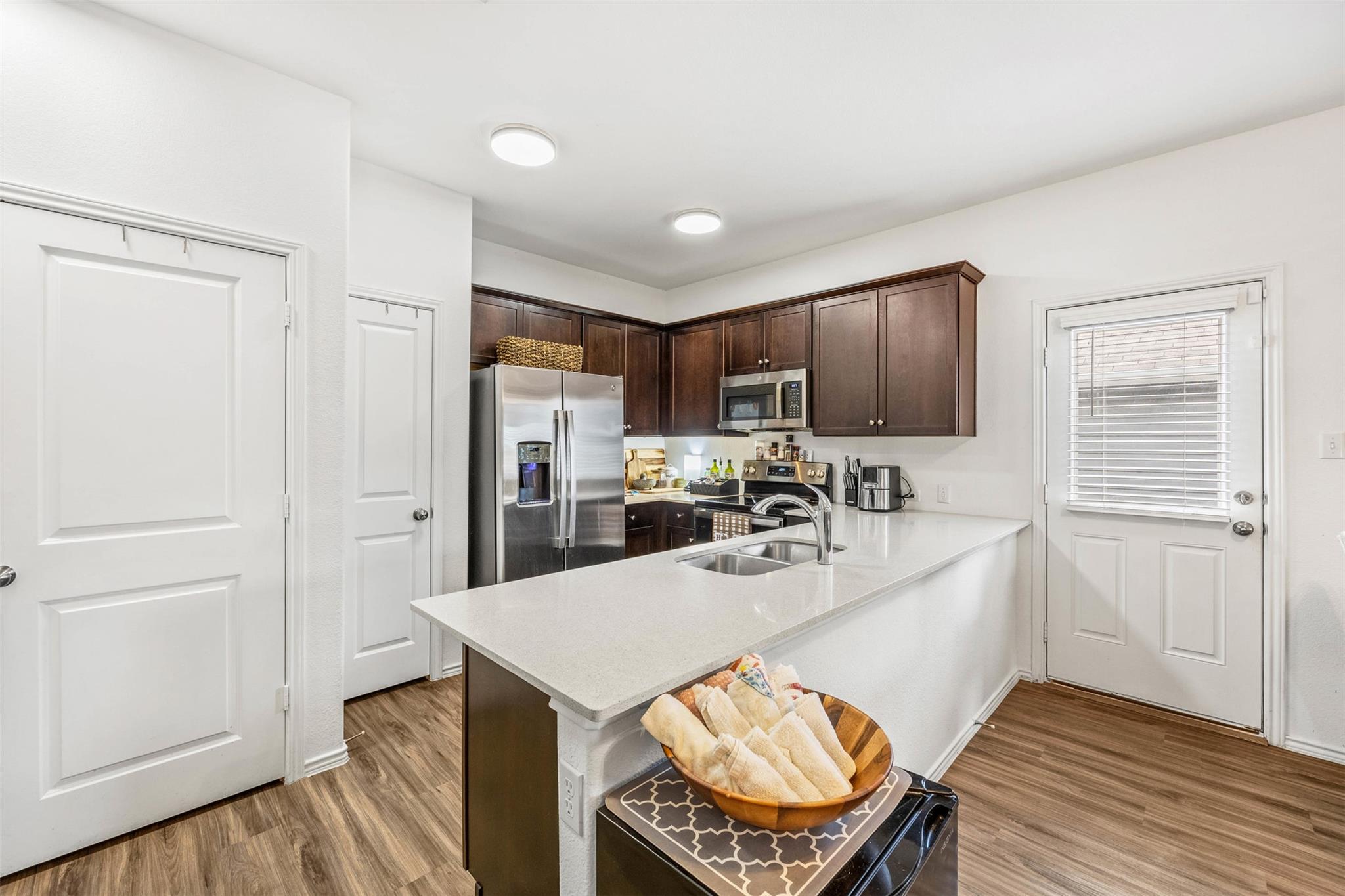 217 Barbary Coast Ln, Jarrell, TX 76537