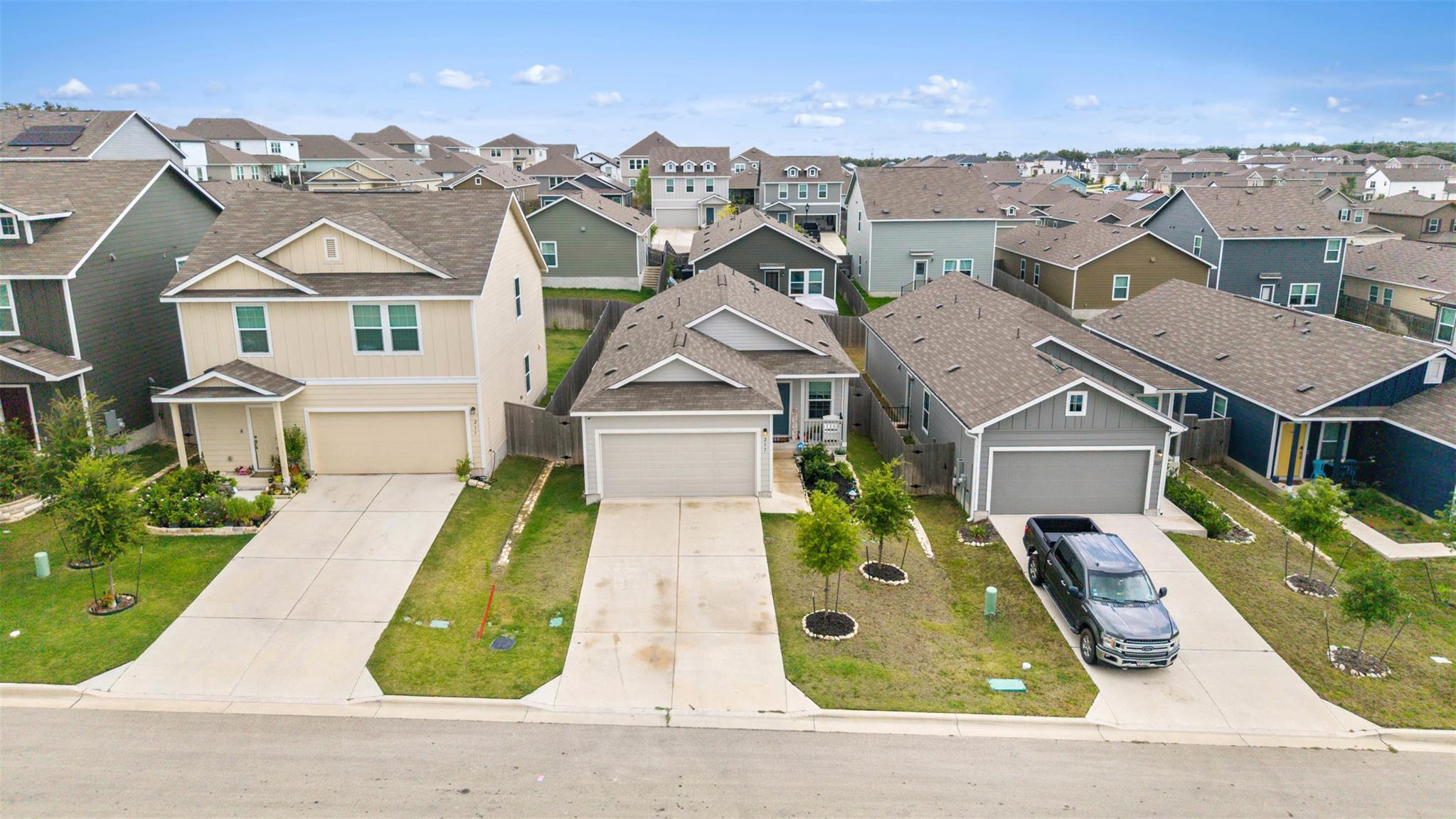 217 Barbary Coast Ln, Jarrell, TX 76537