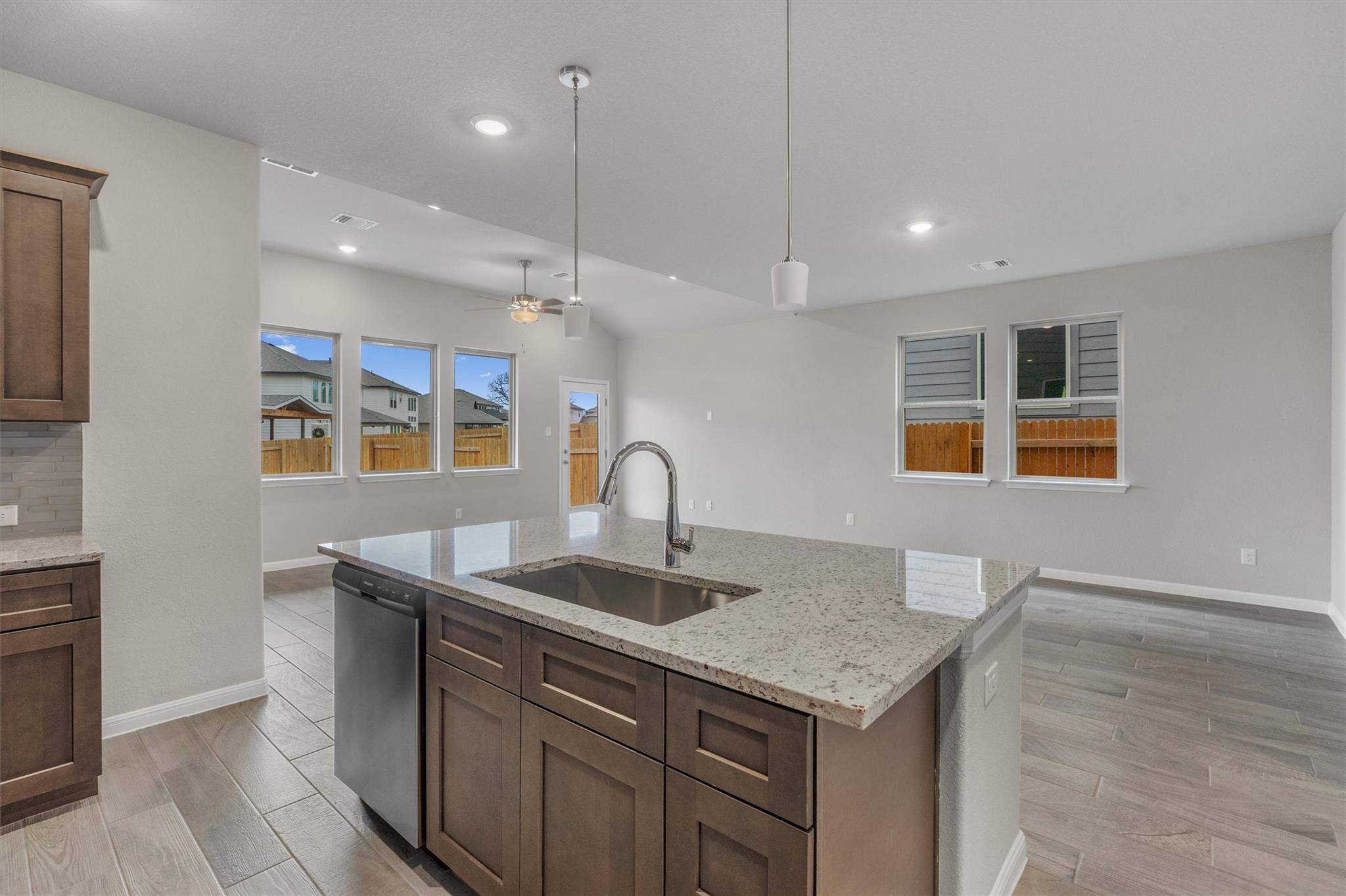 128 Comet Pointe Dr, Georgetown, TX 78628