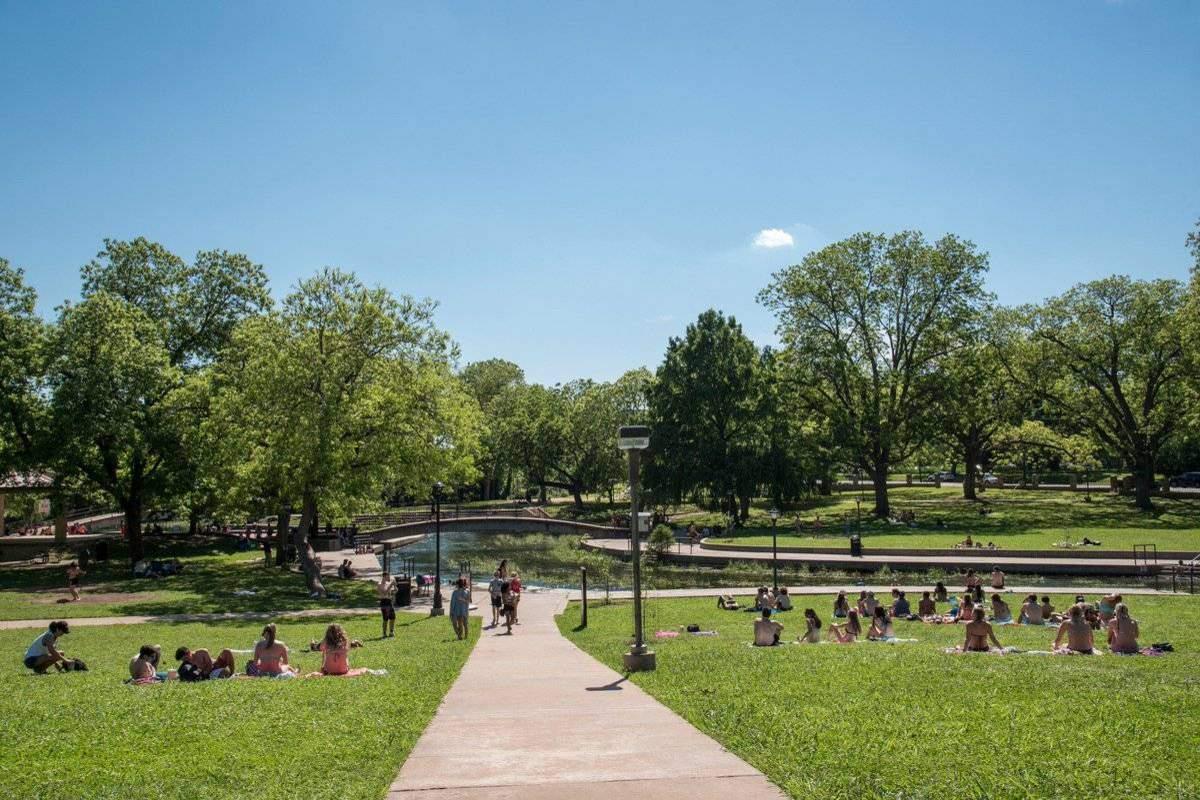 1003 W Bluebonnet Dr, San Marcos, TX 78666