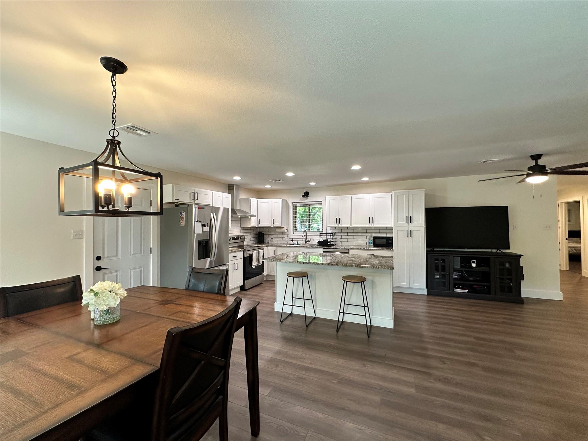 108 S Sunshine Ln, Little River Academy, TX 76554