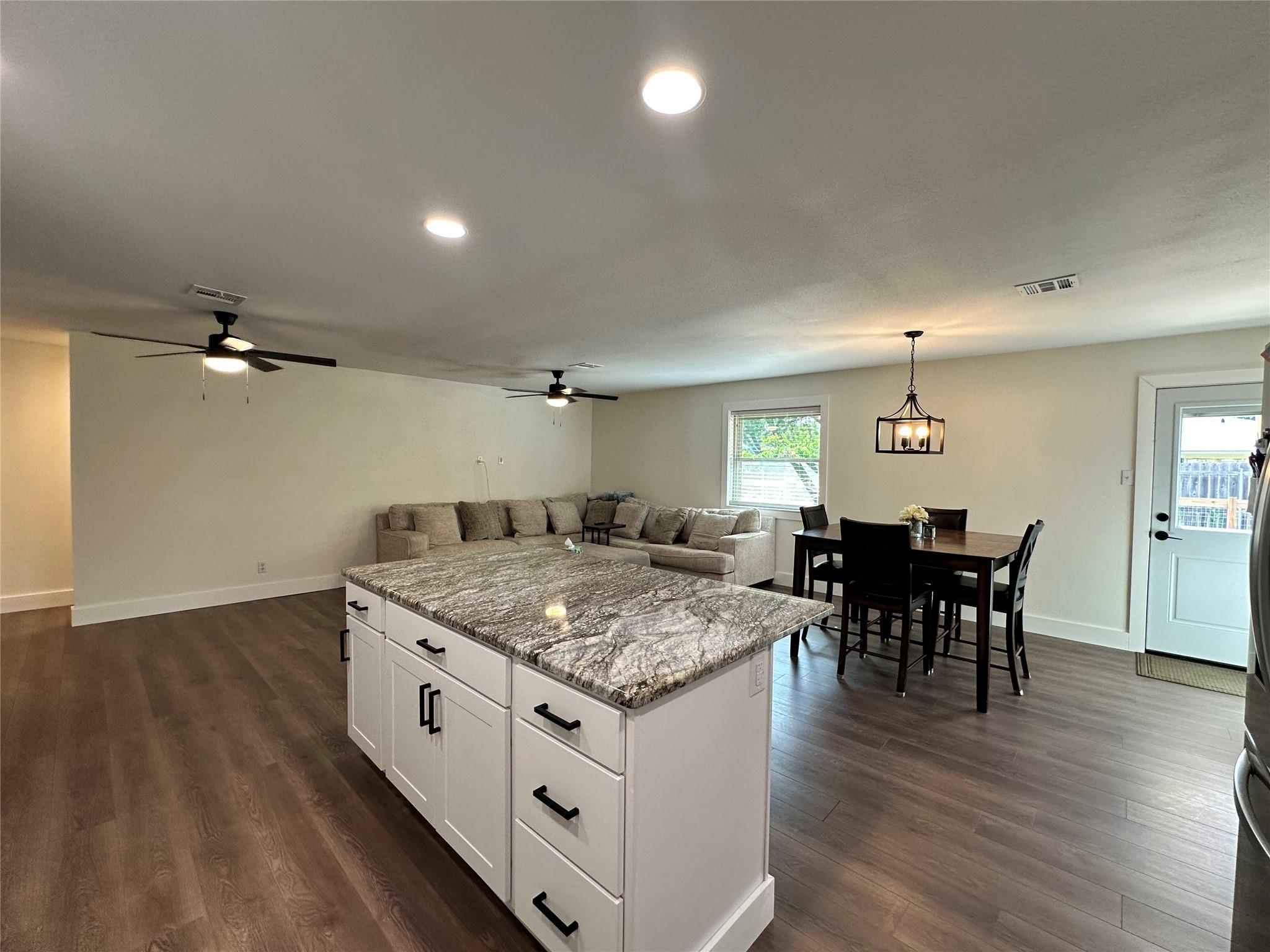 108 S Sunshine Ln, Little River Academy, TX 76554