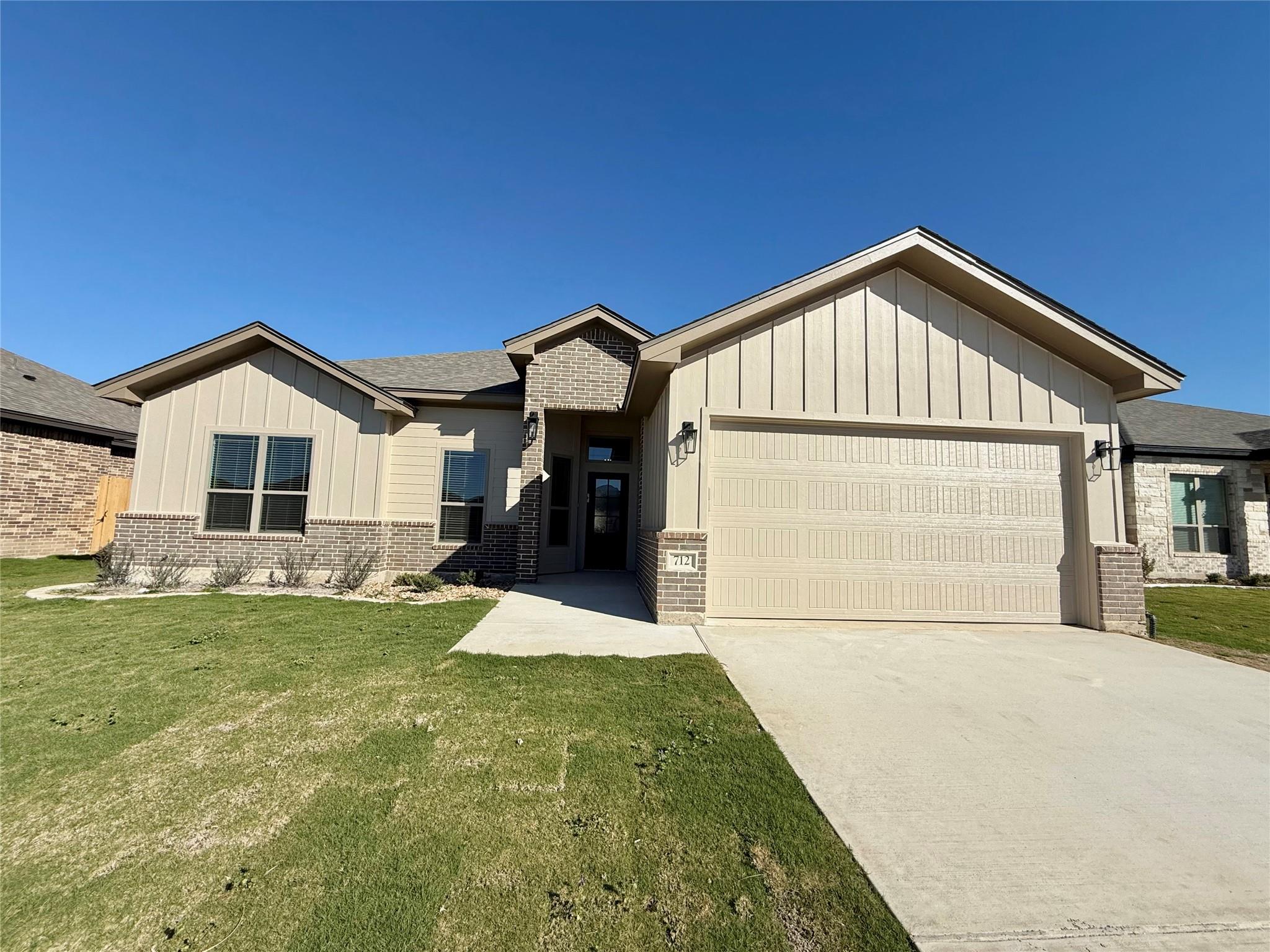 712 Eagle Claw Dr, Salado, TX 76571