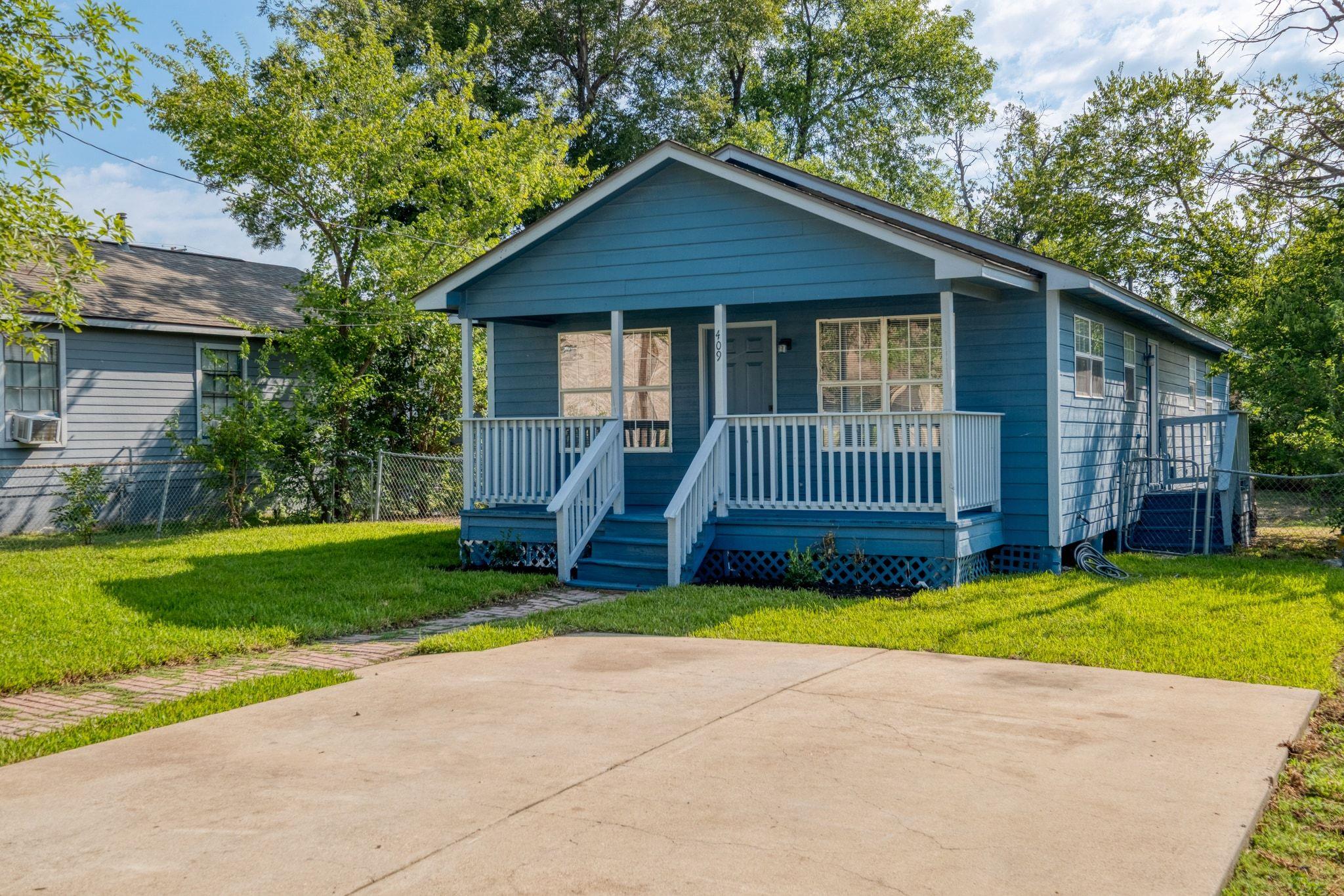 409 Talley St, Taylor, TX 76574