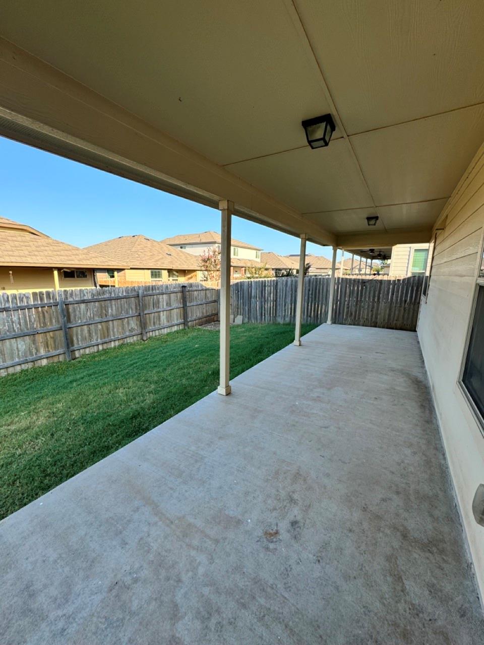 203 Plata Ln, Jarrell, TX 76537