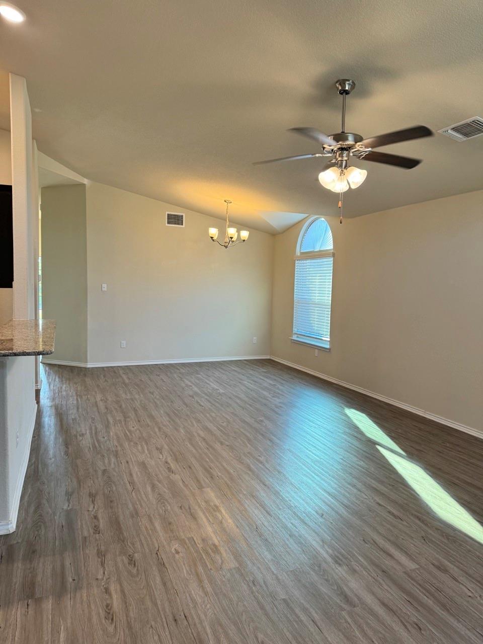 203 Plata Ln, Jarrell, TX 76537