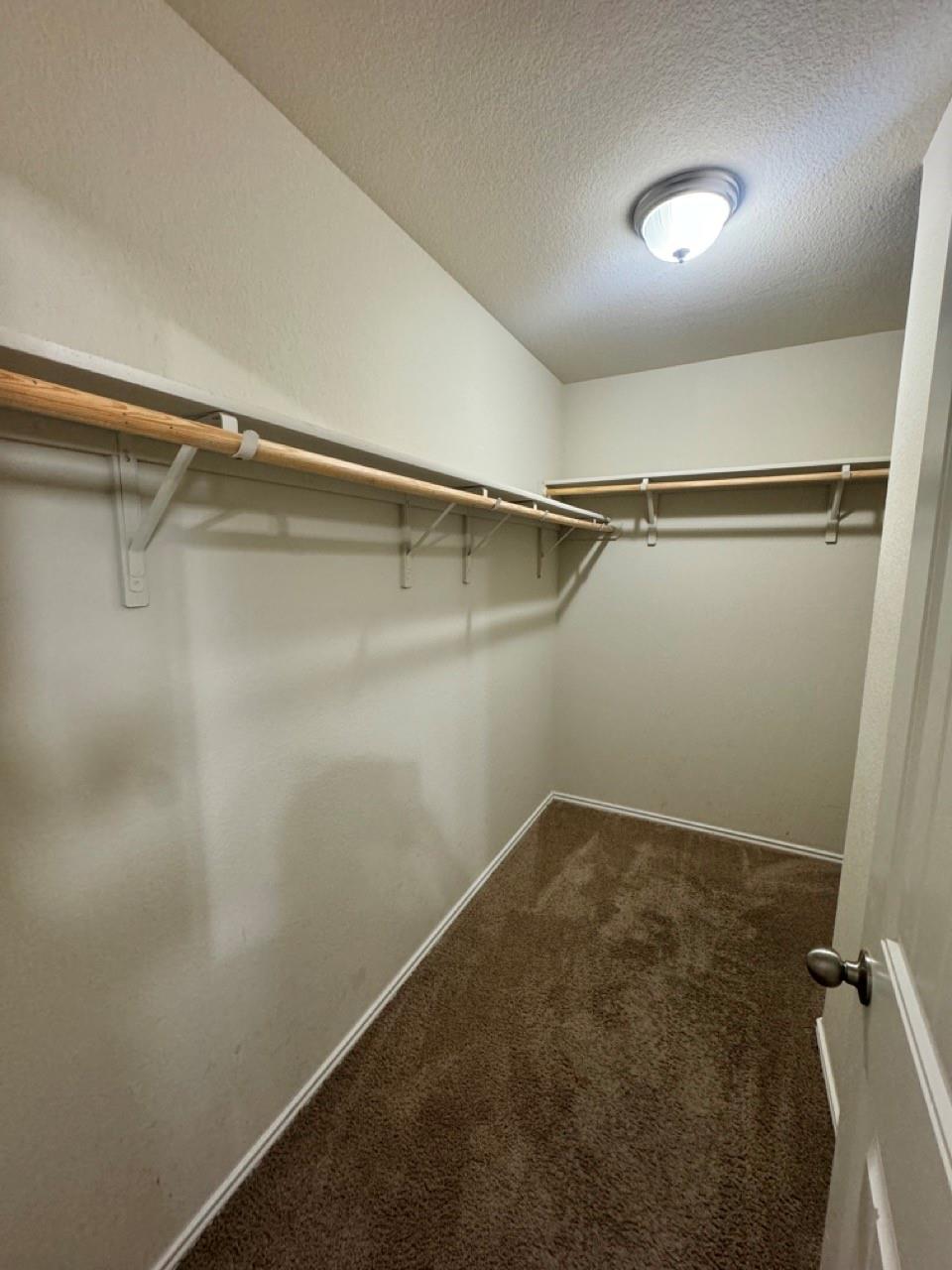 203 Plata Ln, Jarrell, TX 76537