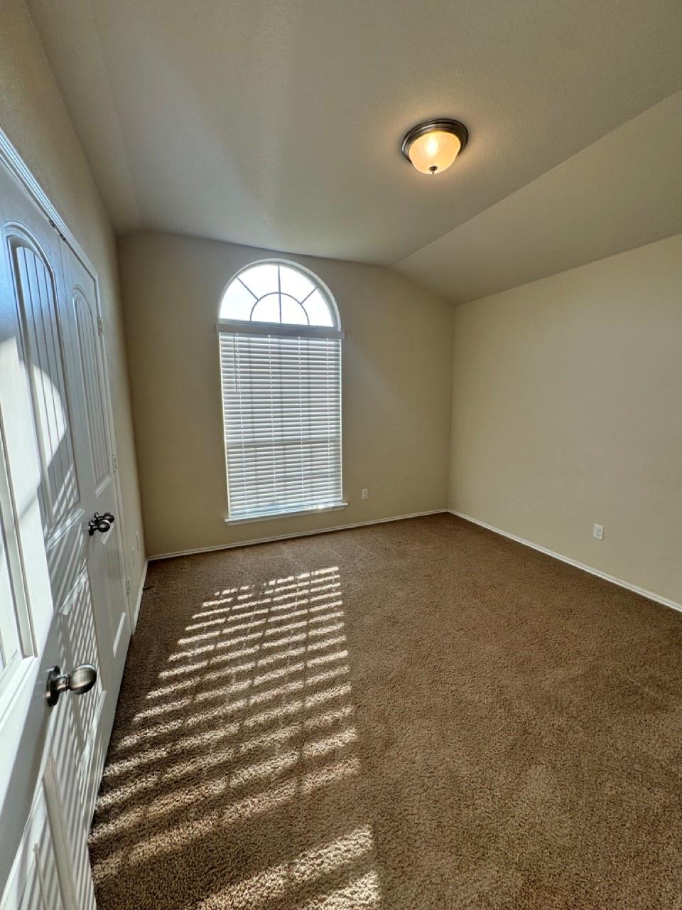 203 Plata Ln, Jarrell, TX 76537