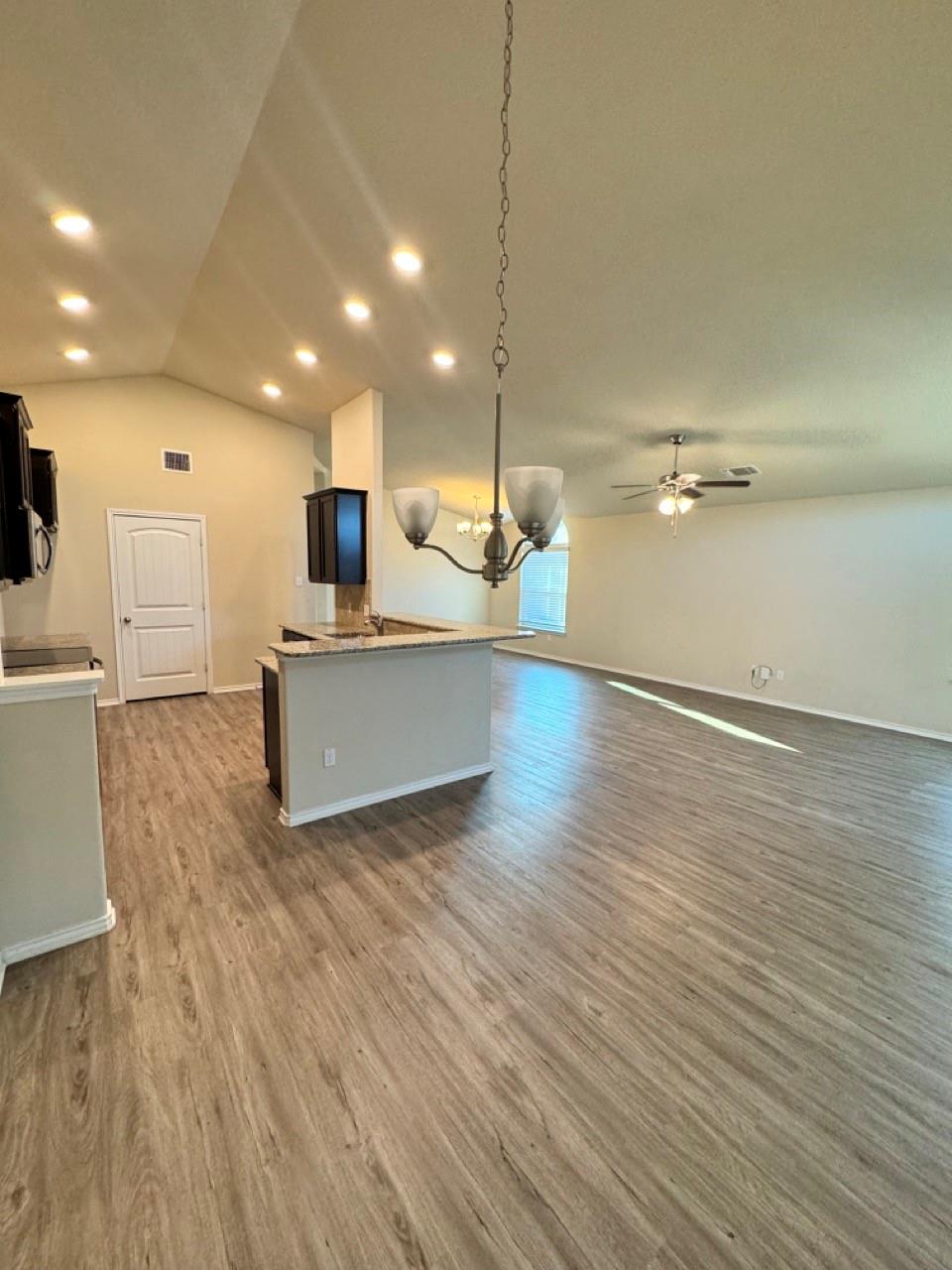 203 Plata Ln, Jarrell, TX 76537