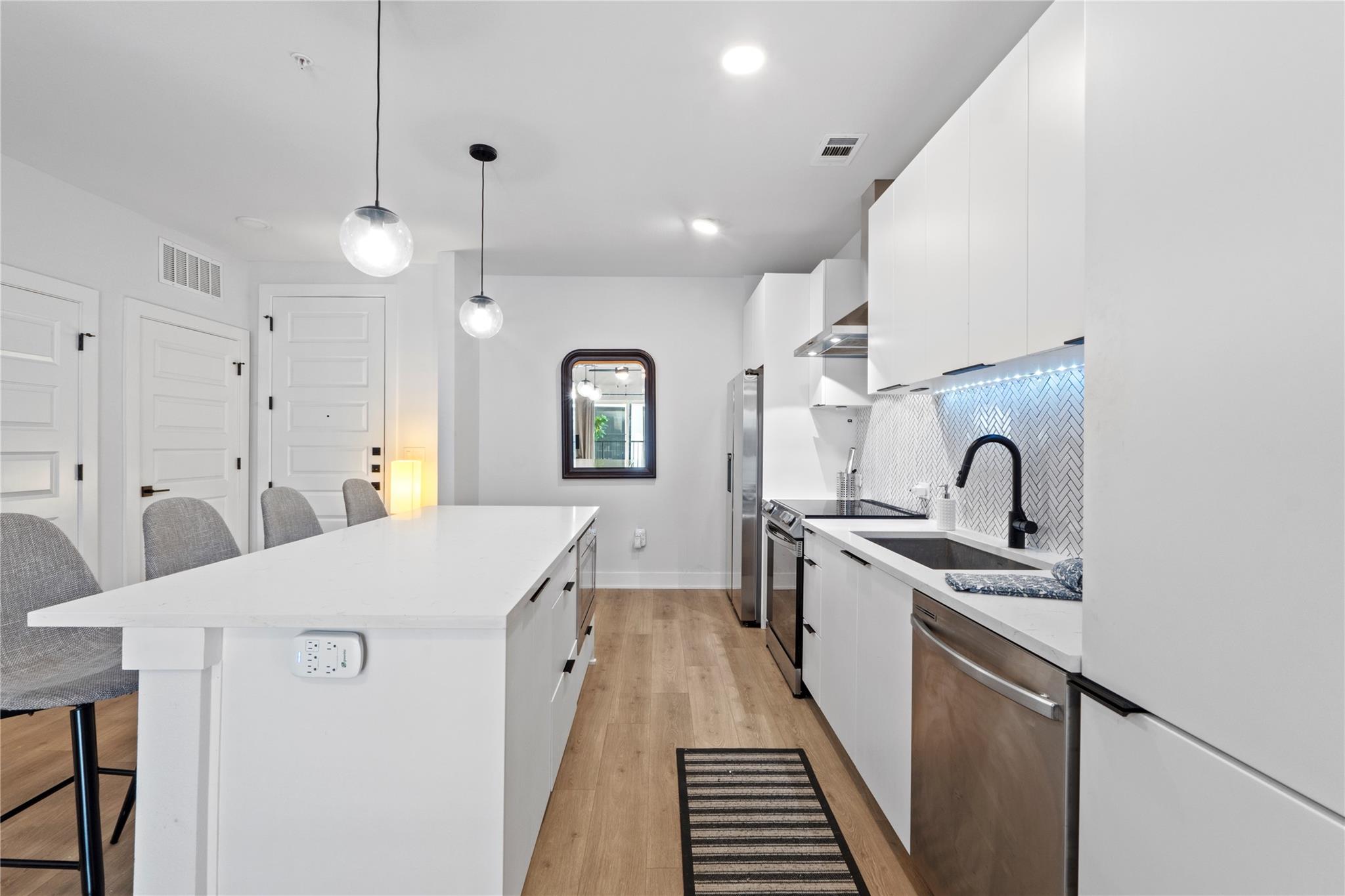 2500 Longview St # 315, Austin, TX 78705