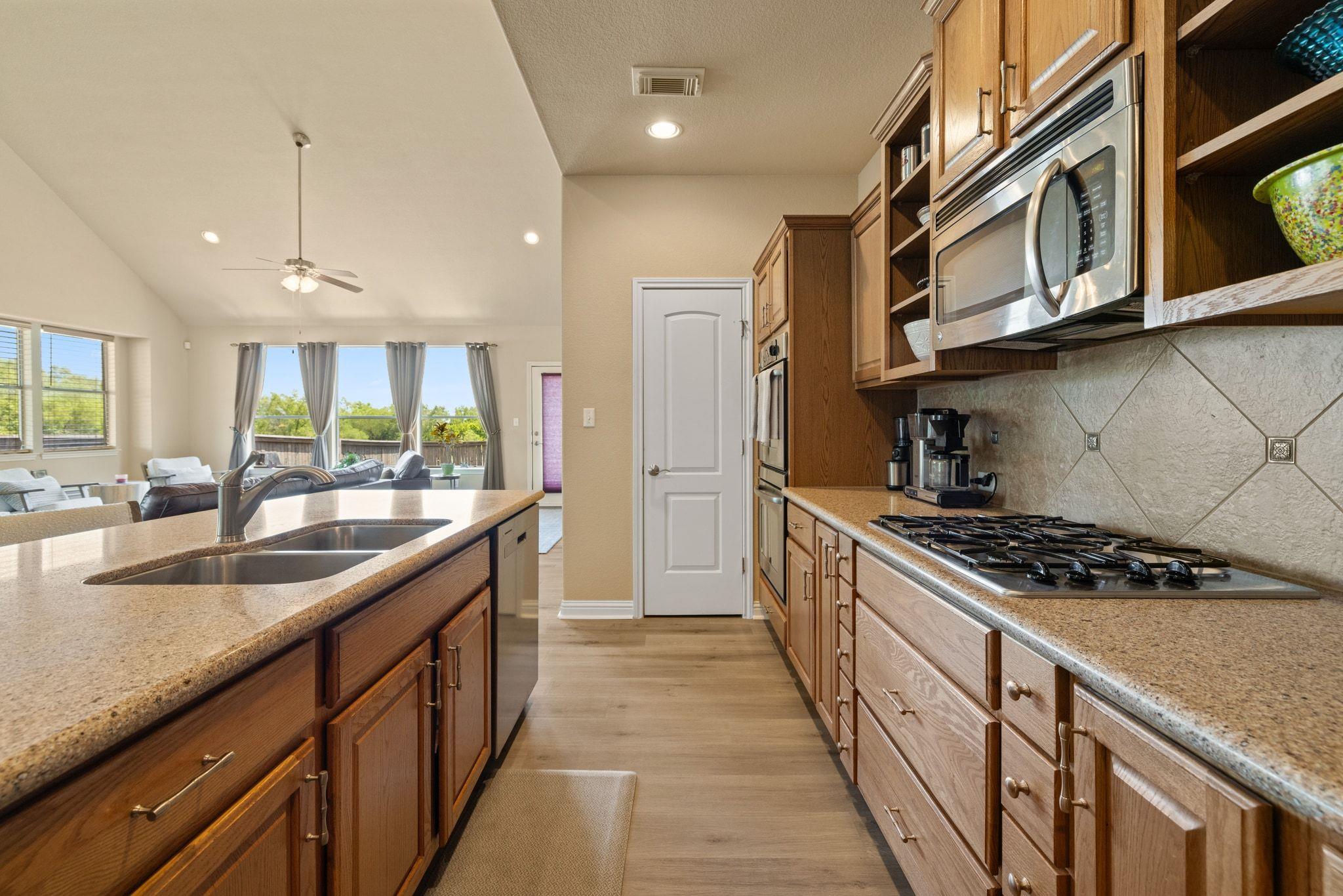 19525 Brent Knoll Dr, Pflugerville, TX 78660