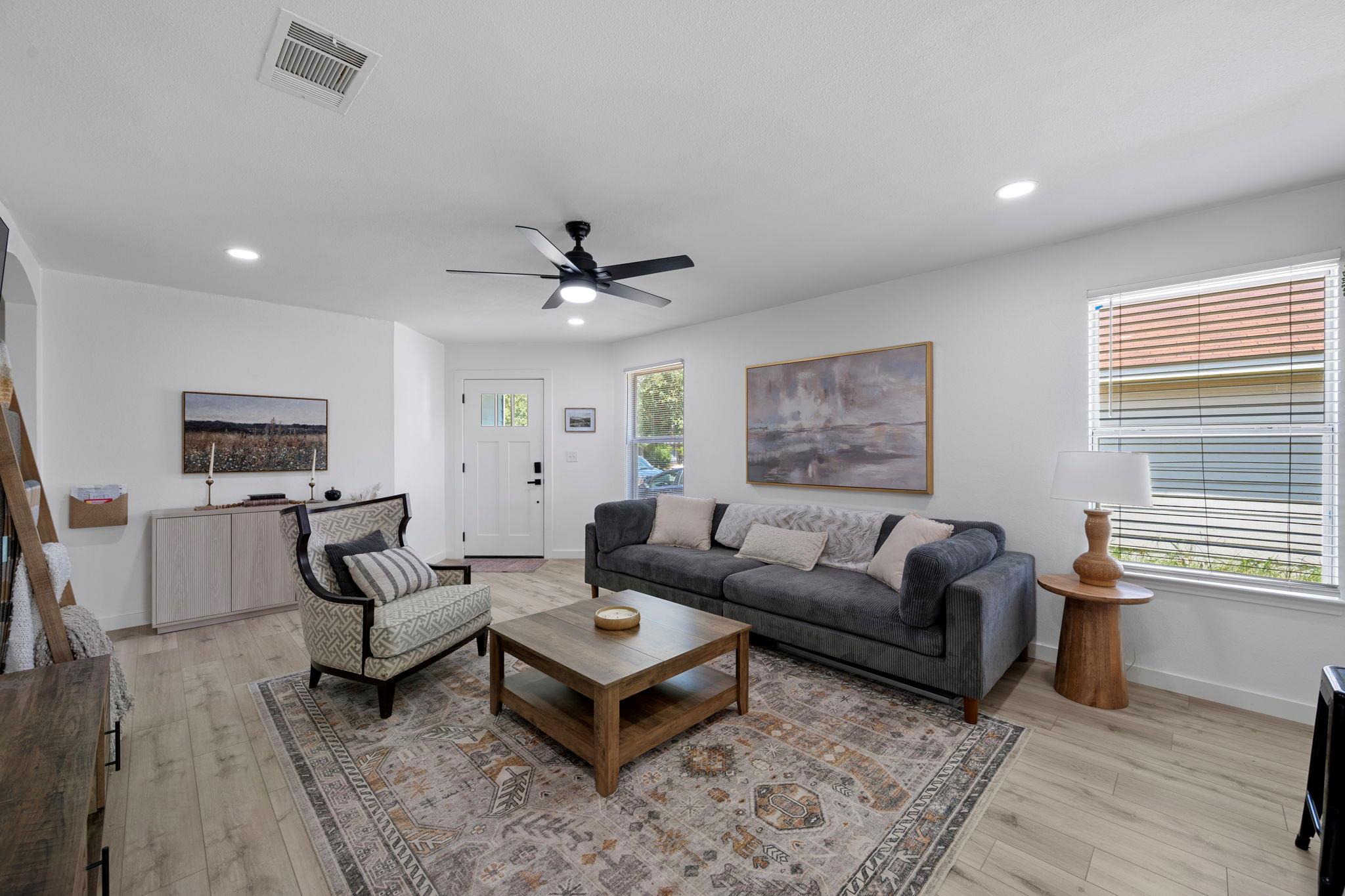 5905 Los Dios Pl, Del Valle, TX 78617