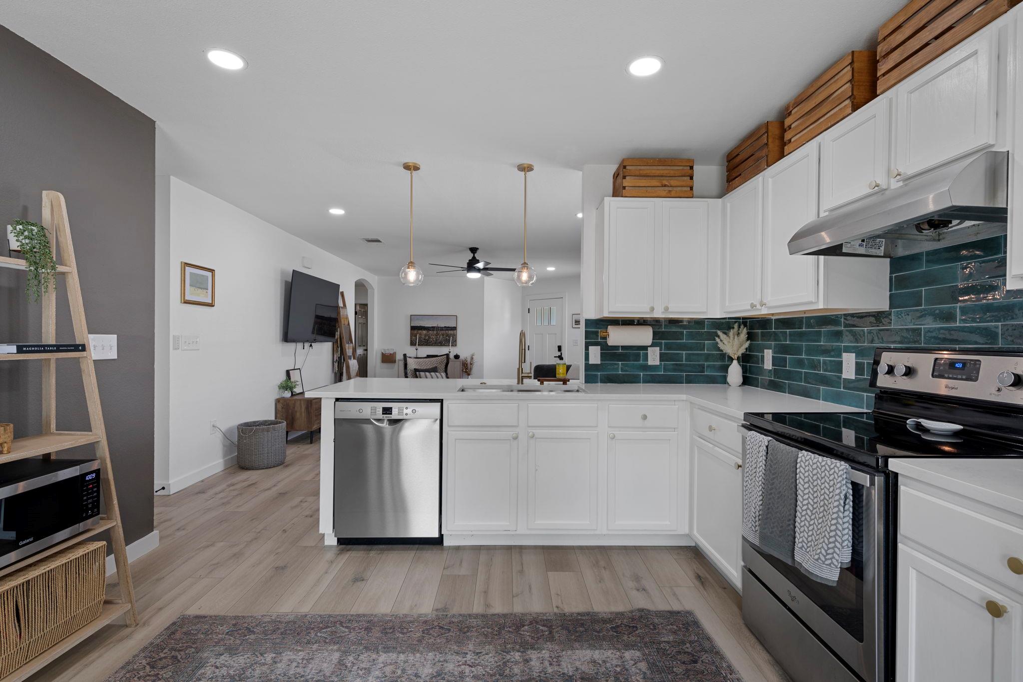 5905 Los Dios Pl, Del Valle, TX 78617