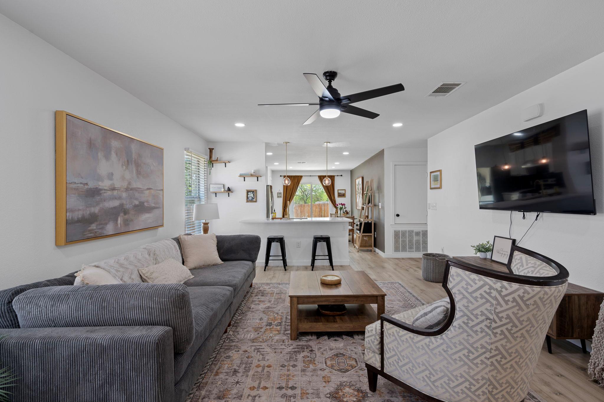 5905 Los Dios Pl, Del Valle, TX 78617