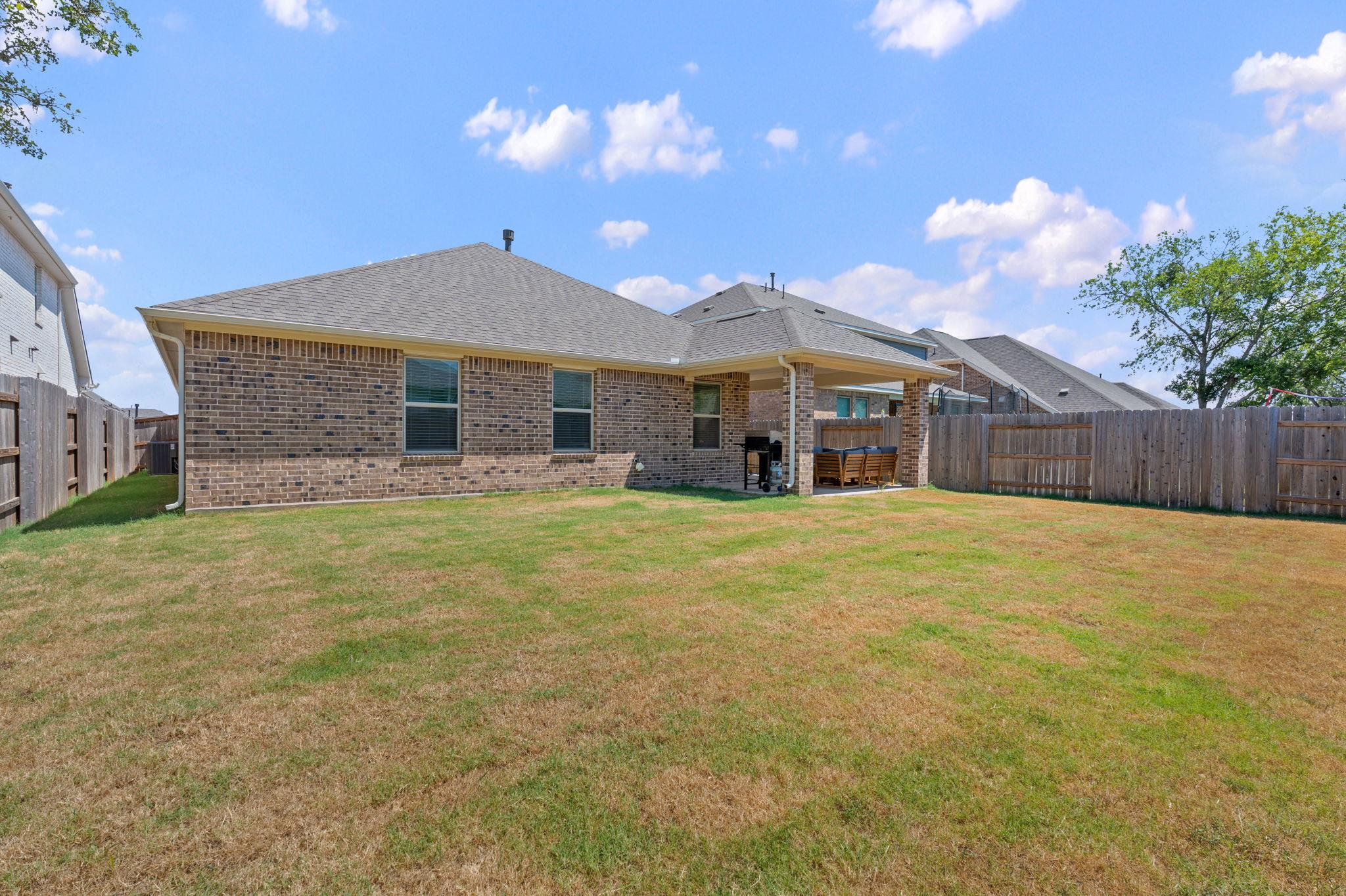 219 Golden Gate Ln, Kyle, TX 78640