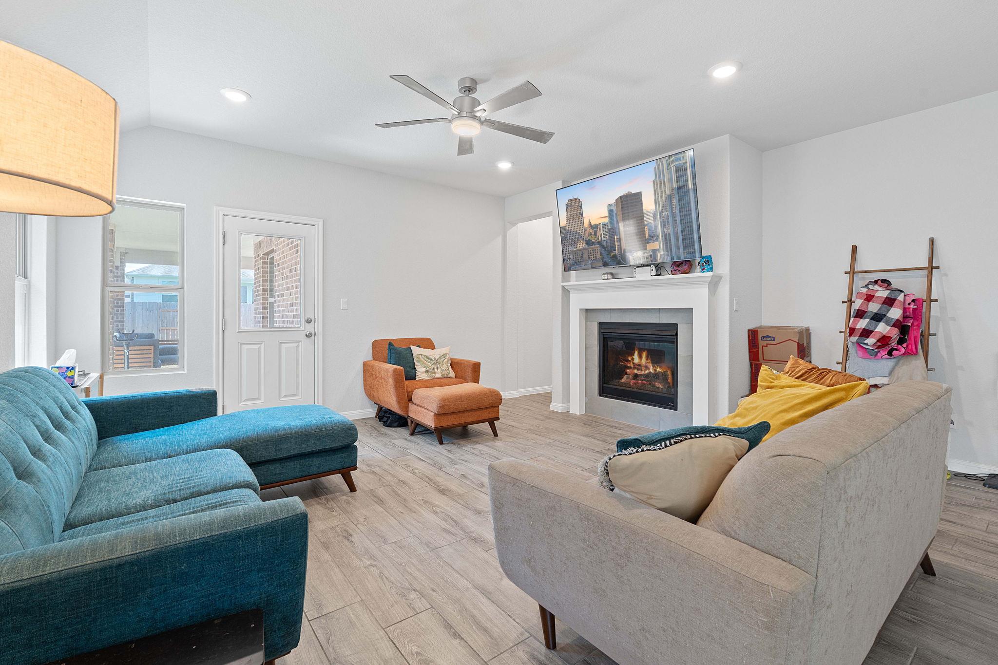 219 Golden Gate Ln, Kyle, TX 78640