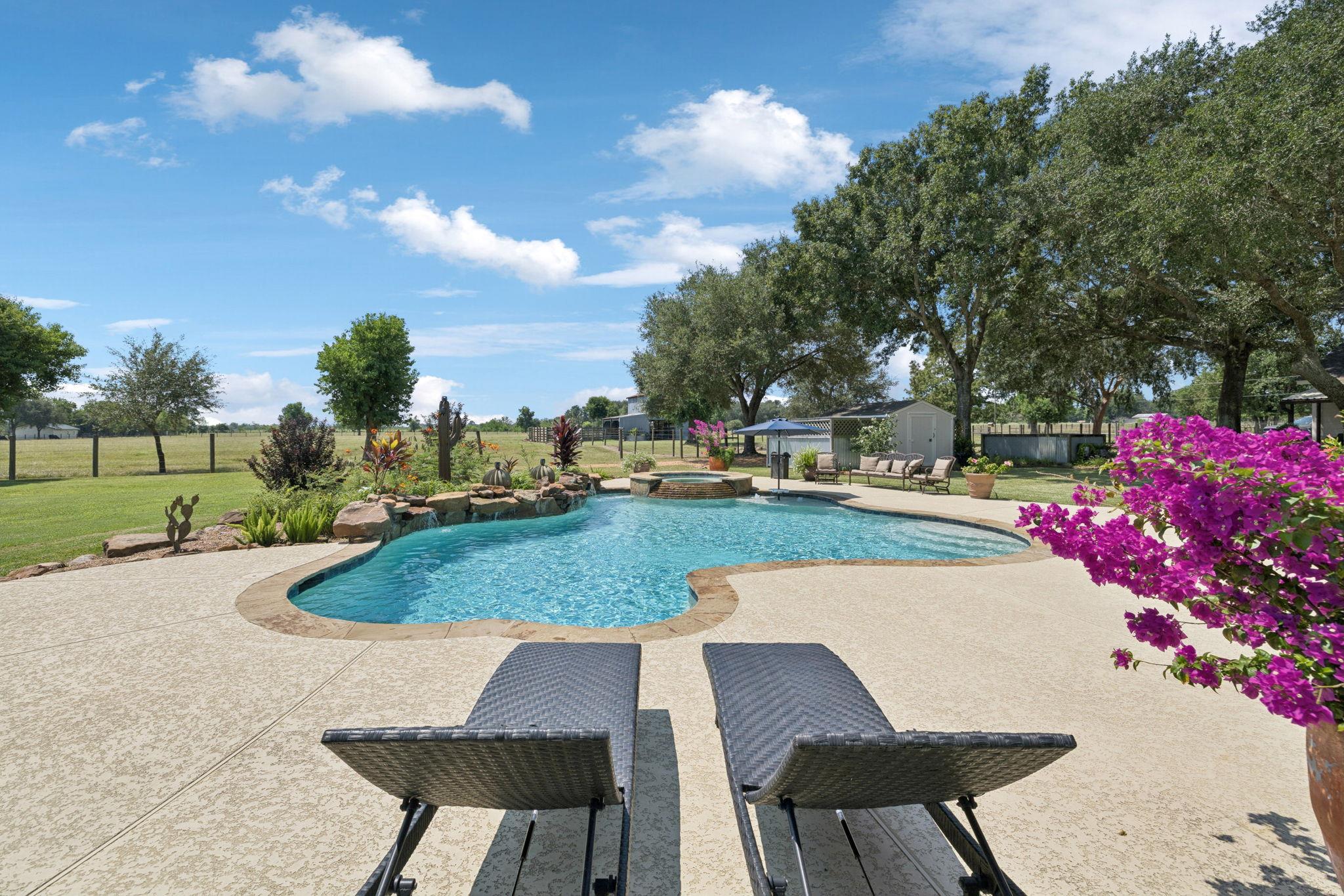 31229 Rochen Rd, Waller, TX 77484