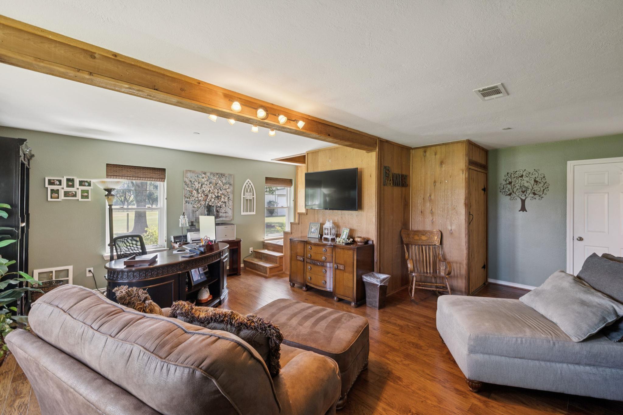 31229 Rochen Rd, Waller, TX 77484