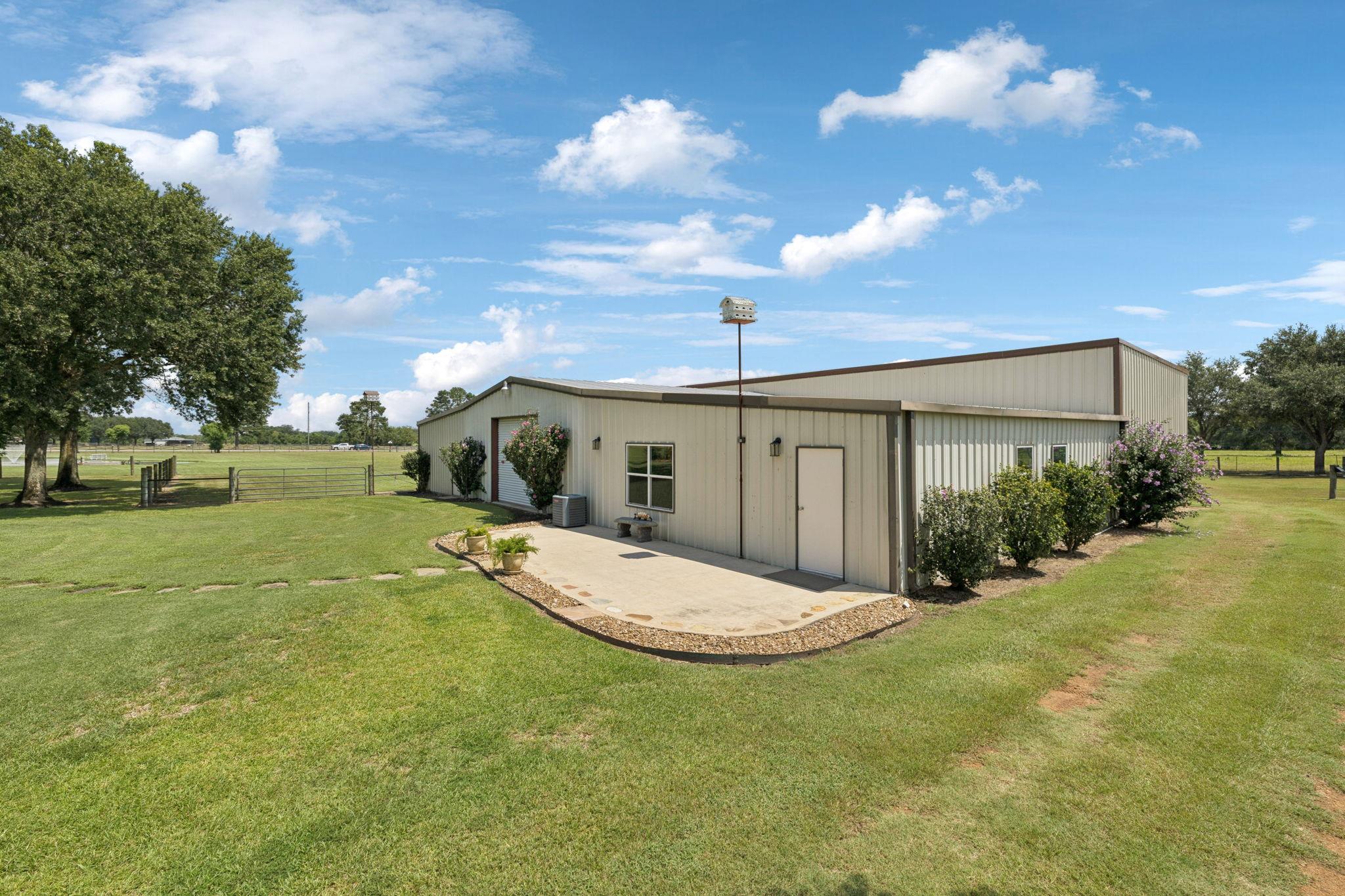 31229 Rochen Rd, Waller, TX 77484