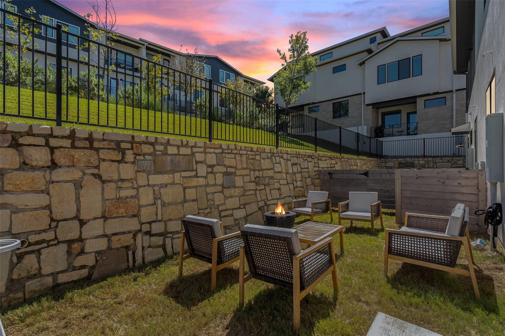 2050 Lohmans Spur # 603, Lakeway, TX 78734