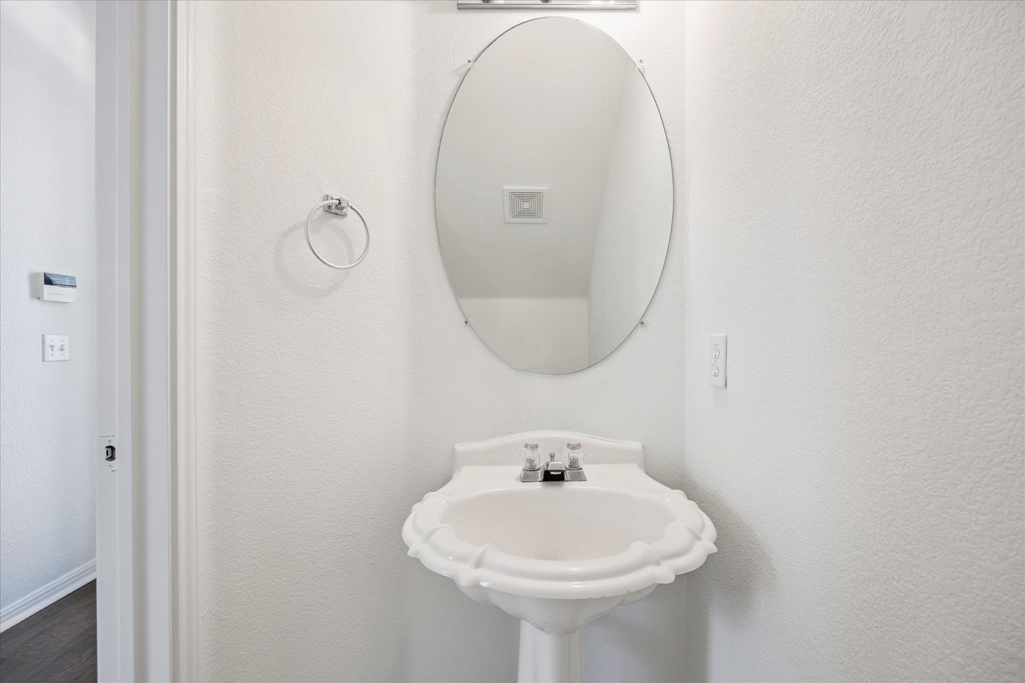 111 N Field St, Round Rock, TX 78681