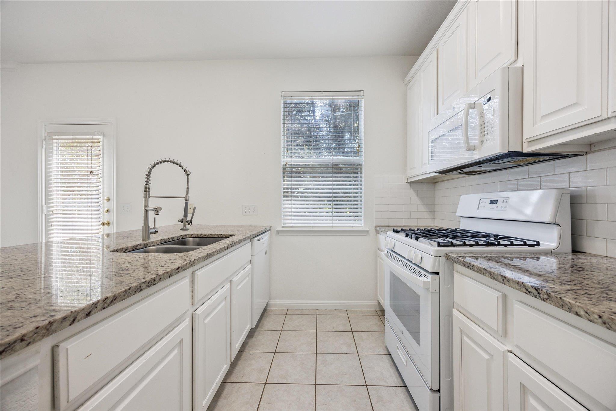 111 N Field St, Round Rock, TX 78681