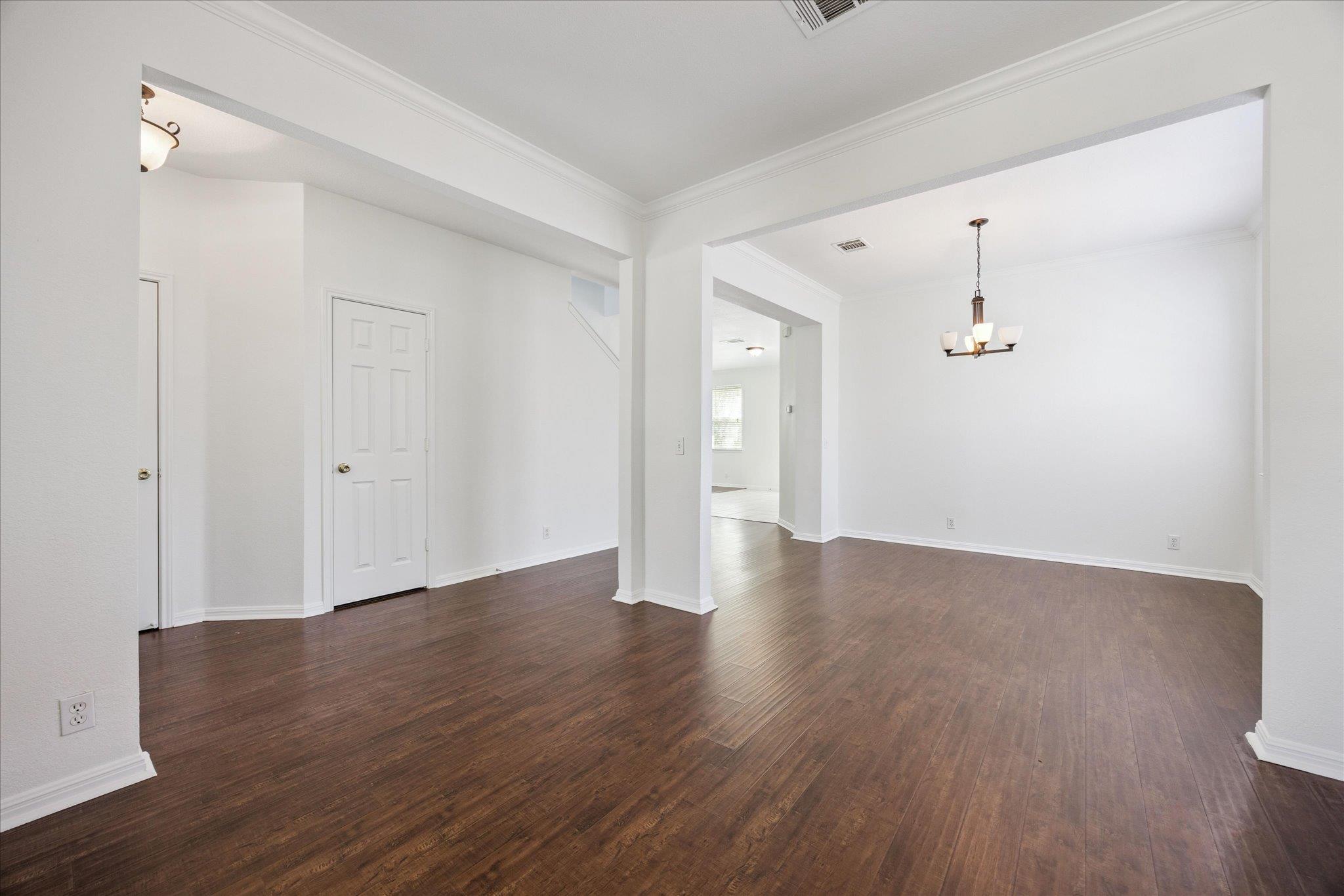 111 N Field St, Round Rock, TX 78681