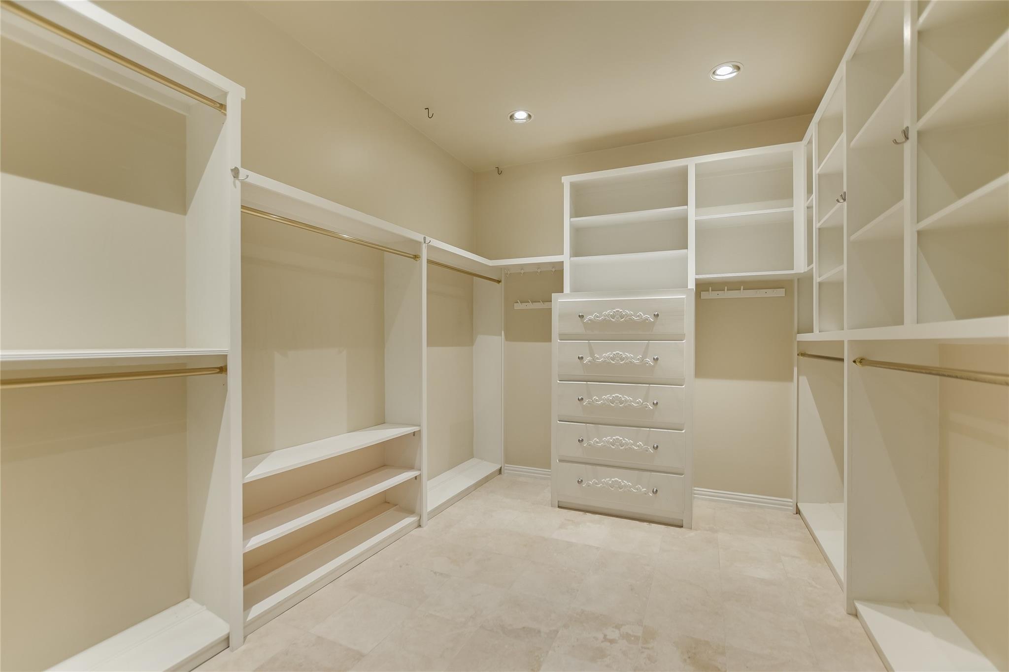 2104 Chipshot Ct, Spicewood, TX 78669