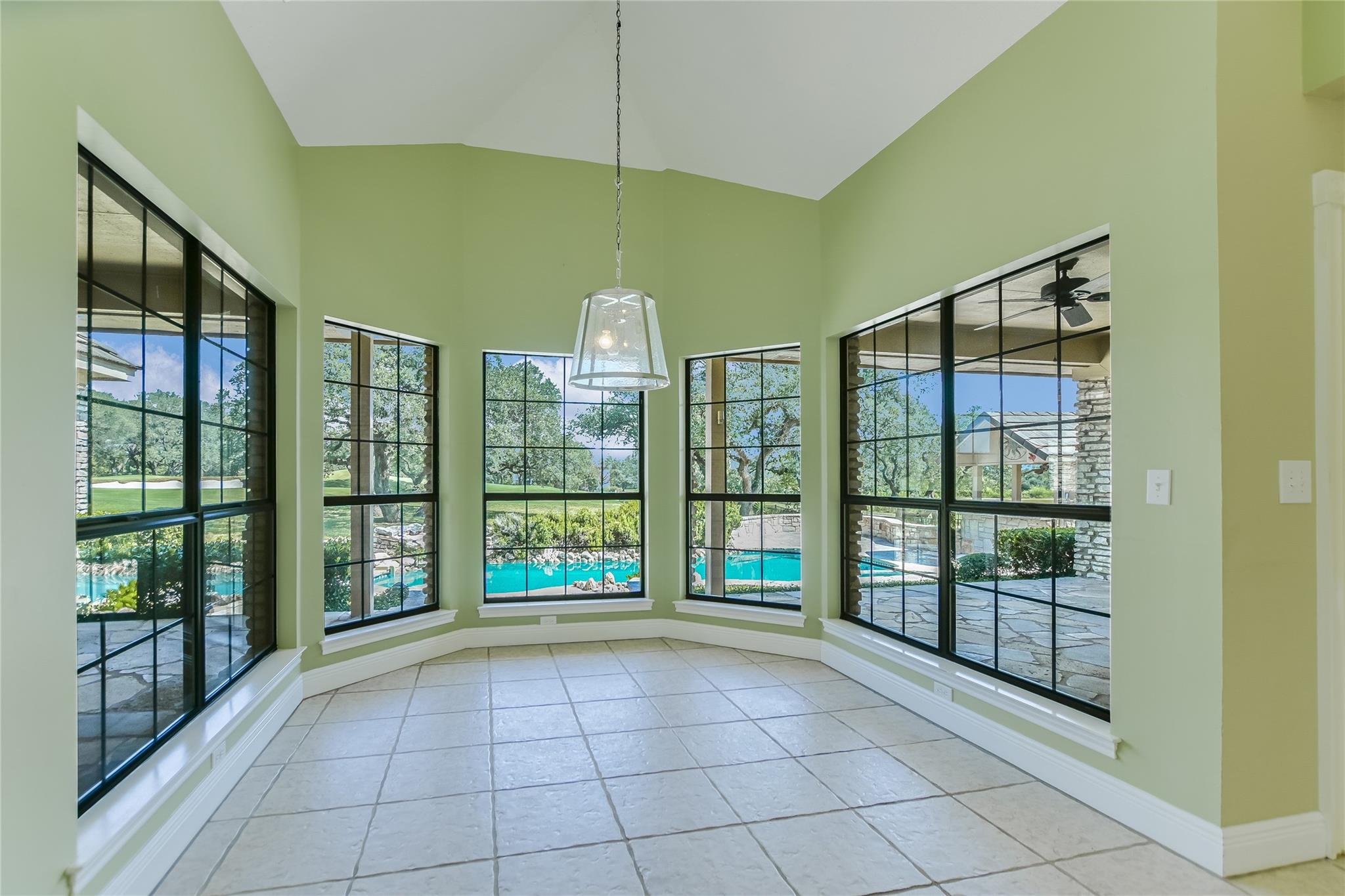 2104 Chipshot Ct, Spicewood, TX 78669