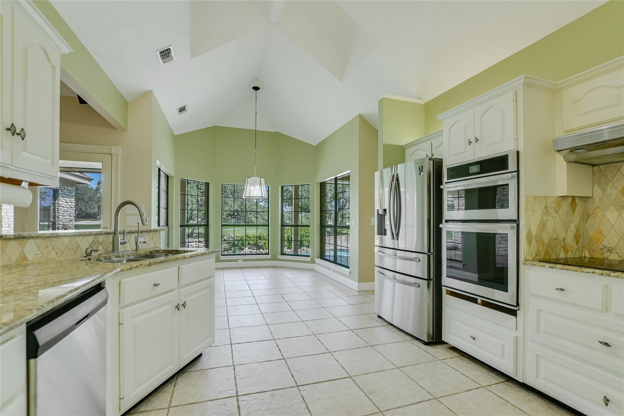 2104 Chipshot Ct, Spicewood, TX 78669