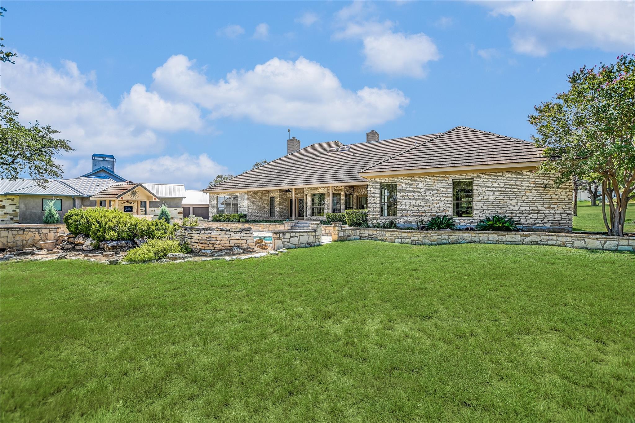 2104 Chipshot Ct, Spicewood, TX 78669