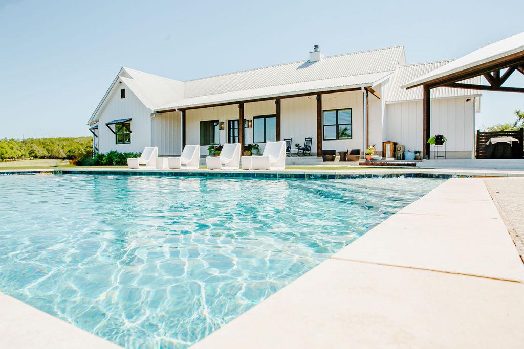 2300 W Fitzhugh Rd, Dripping Springs, TX 78620