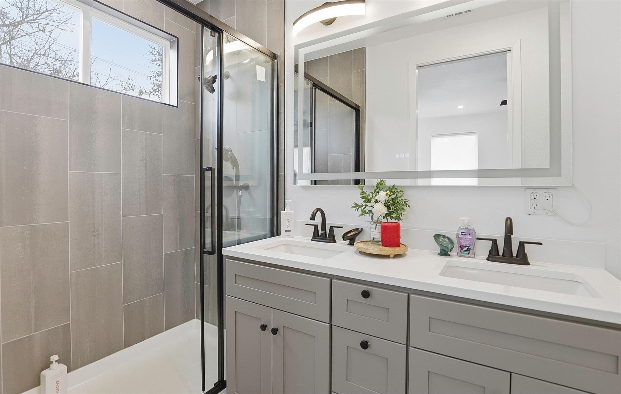 1208 W Oltorf St # A, Austin, TX 78704