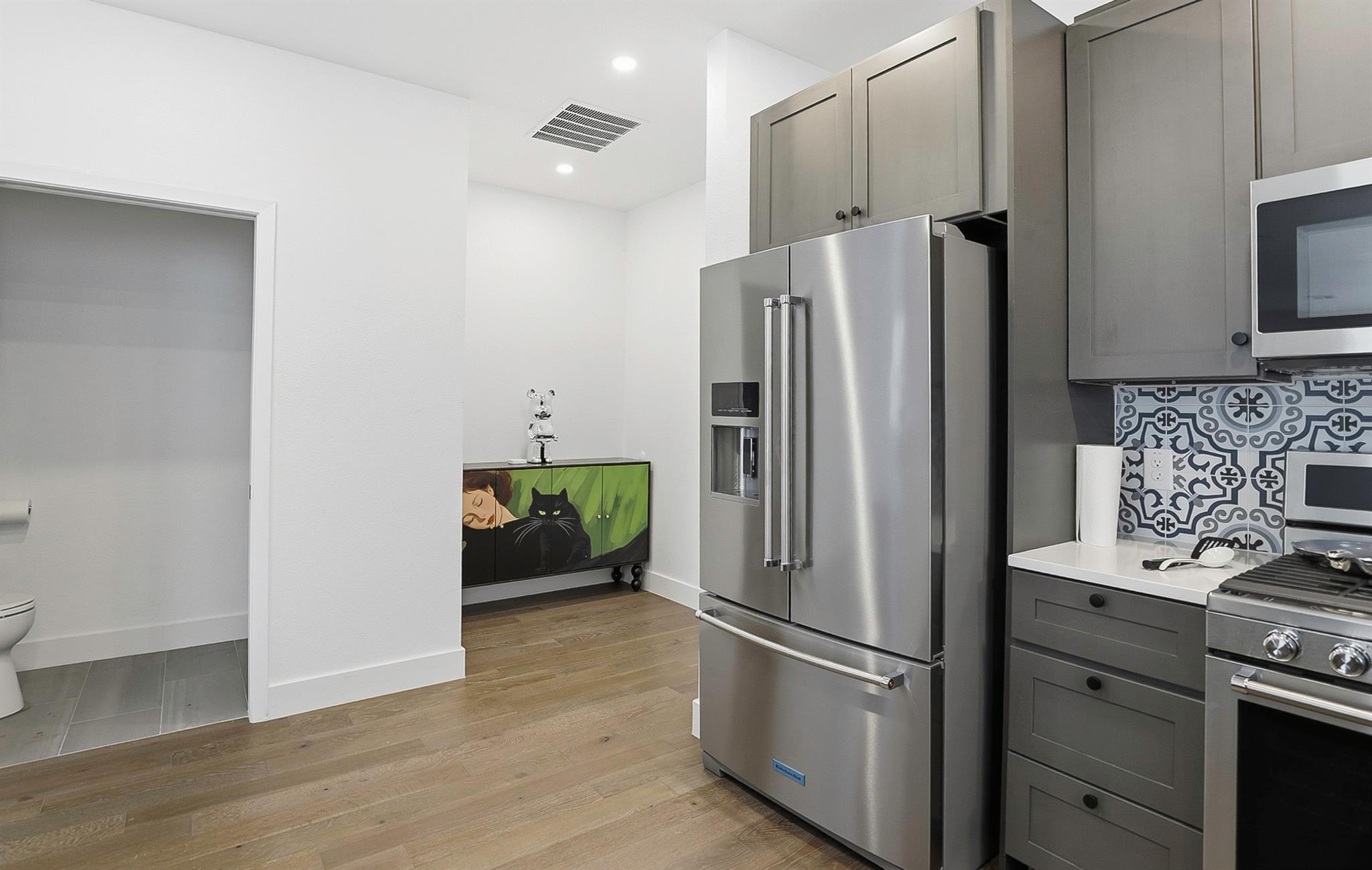 1208 W Oltorf St # A, Austin, TX 78704