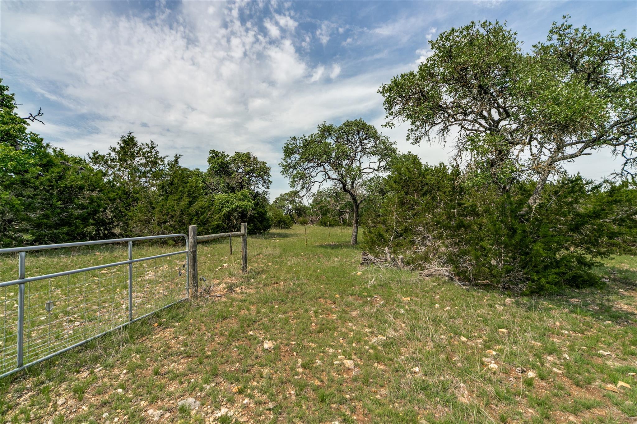 645 Arthur Ave Ave, Fredericksburg, TX 78624