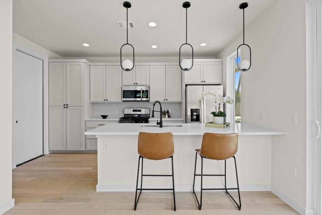 1169 Bedford St # 2, Austin, TX 78702