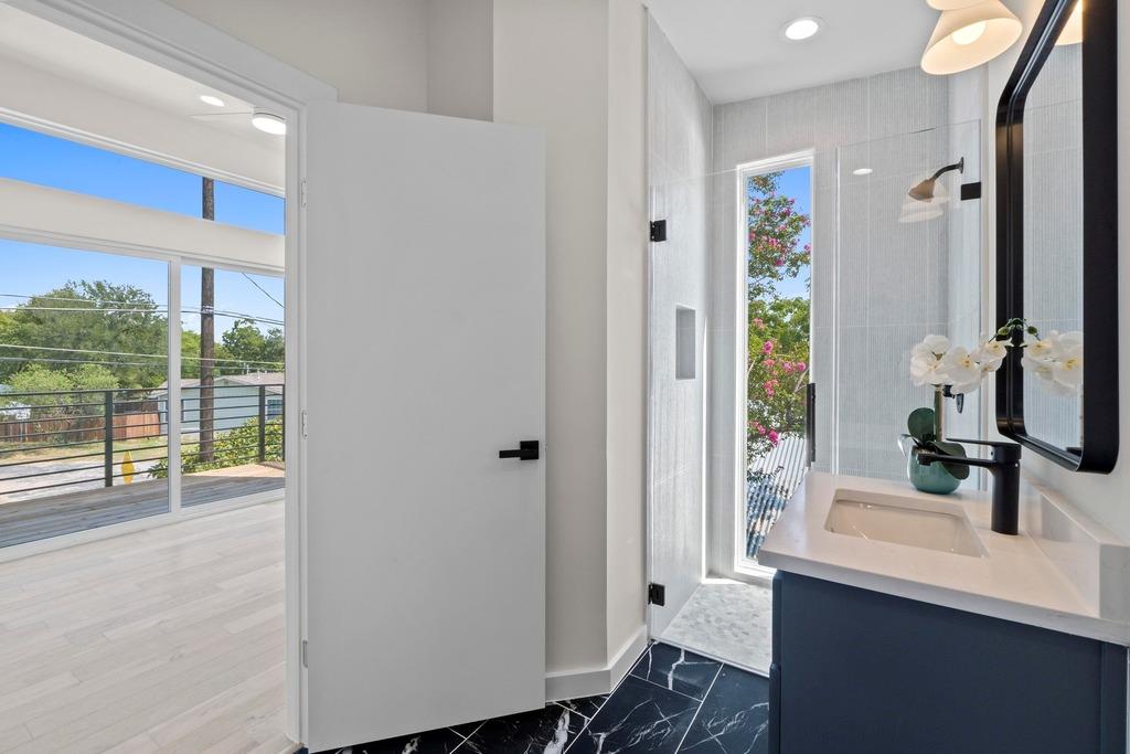 1169 Bedford St # 2, Austin, TX 78702