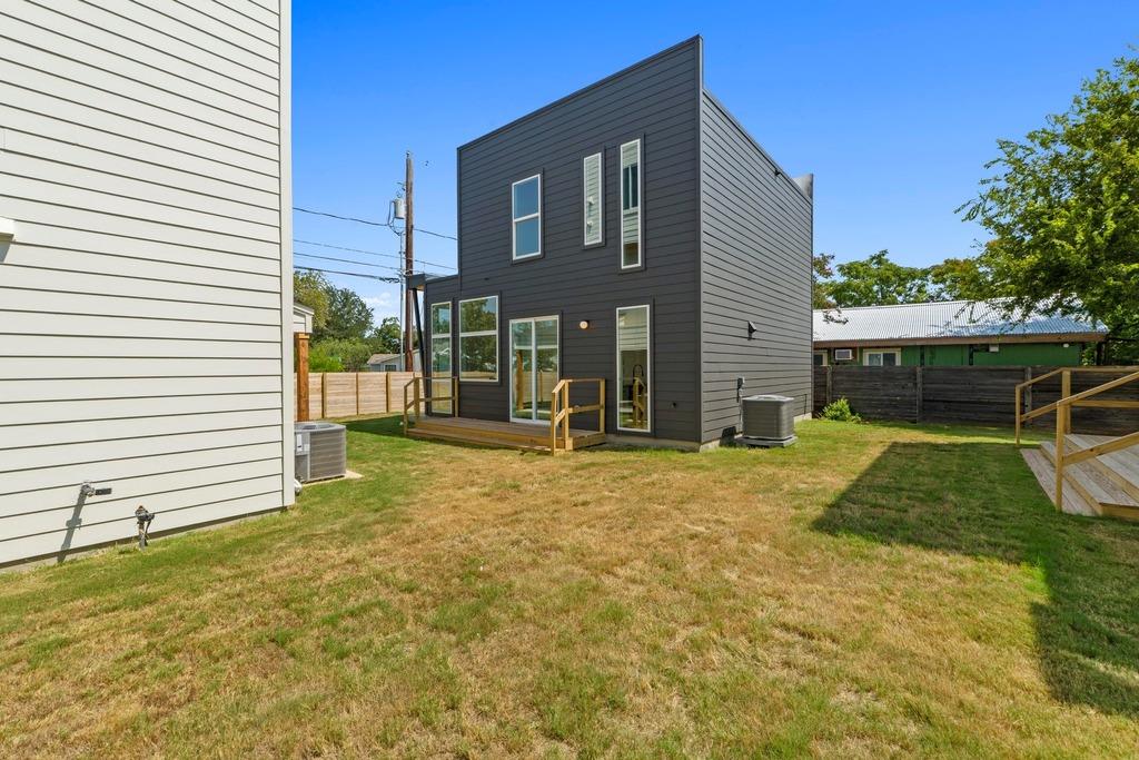 1169 Bedford St # 2, Austin, TX 78702