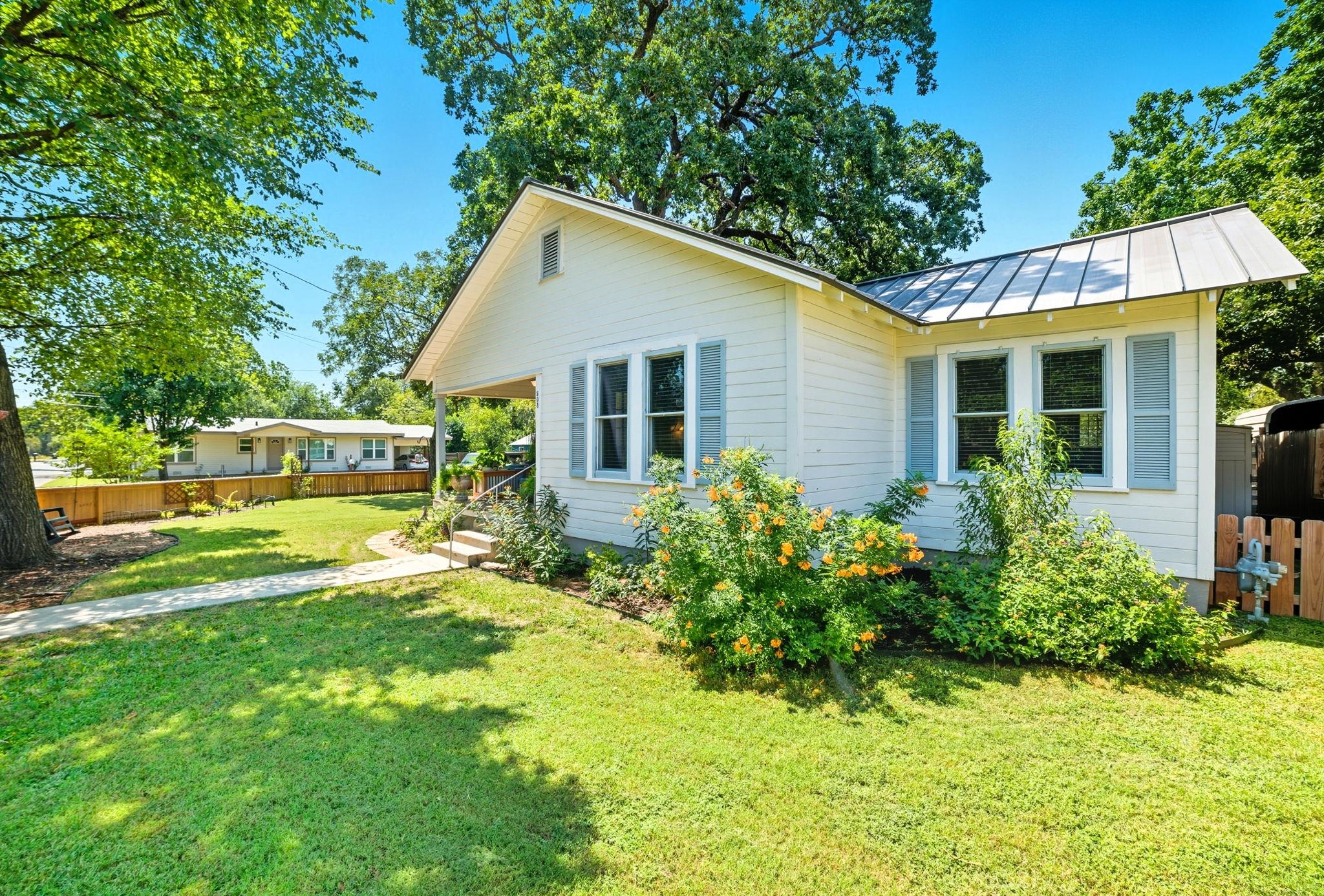 508 S Vandeveer St, Burnet, TX 78611