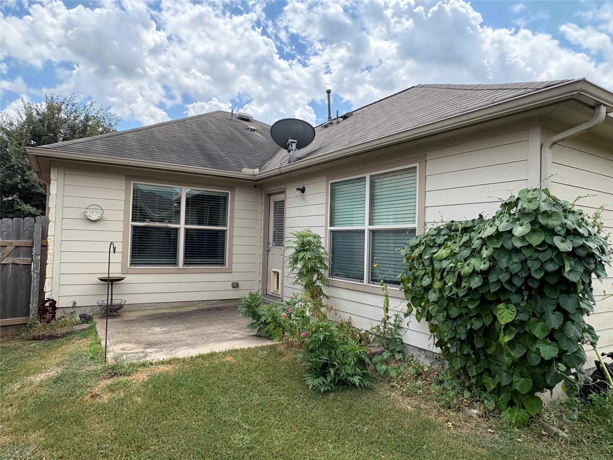 564 Travertine Trl, Buda, TX 78610