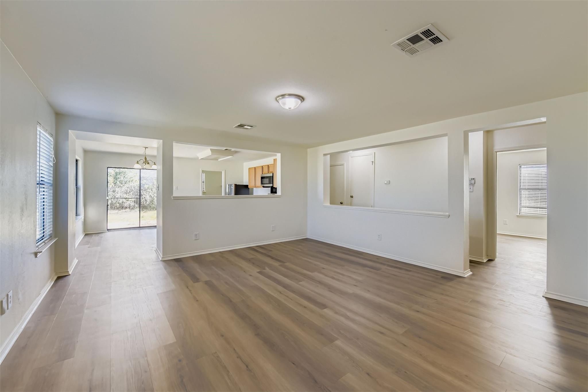 101 Bandara Woods Blvd, Elgin, TX 78621